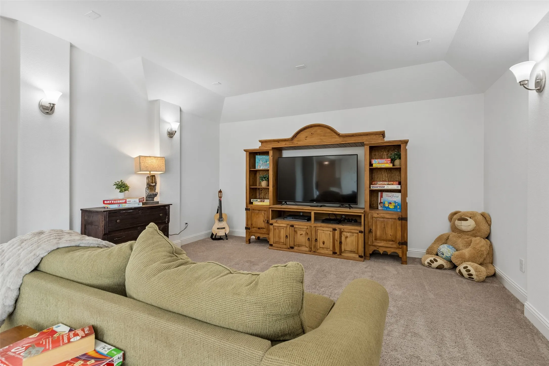 Single Family Residence For Sale in Grayson County , 1818 Turtle Creek Lane, Gunter, Texas 75058, 4 Bedroom, 3 Bathroom, 3 Garage spaces, 3,773 Sqft, built in 2017, mls#21384004, Real Estate Agent in Gunter, Homes For Sale in Grayson county, Homes For Sale in Gunter, Realtor in Gunter Texas, Real Estate Brokerage Independent Realty Texas, Luminita Cordes Realtor