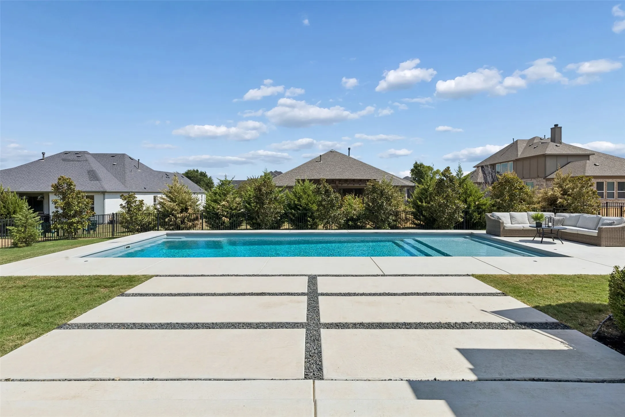 Single Family Residence For Sale in Grayson County , 1818 Turtle Creek Lane, Gunter, Texas 75058, 4 Bedroom, 3 Bathroom, 3 Garage spaces, 3,773 Sqft, built in 2017, mls#21384004, Real Estate Agent in Gunter, Homes For Sale in Grayson county, Homes For Sale in Gunter, Realtor in Gunter Texas, Real Estate Brokerage Independent Realty Texas, Luminita Cordes Realtor