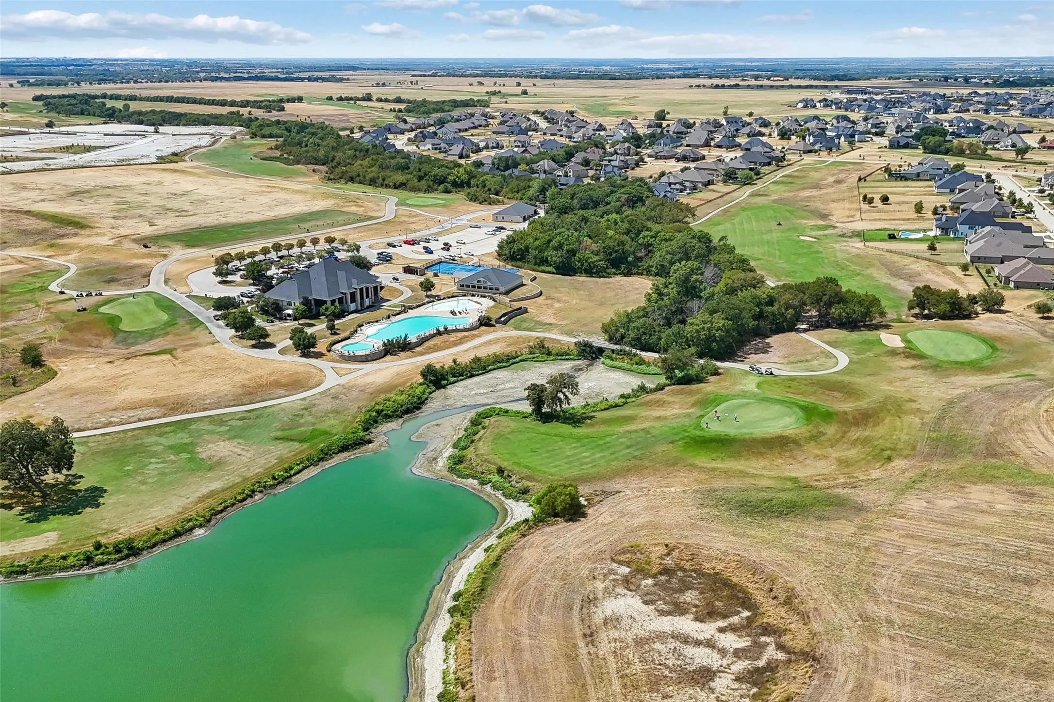 Single Family Residence For Sale in Grayson County , 1818 Turtle Creek Lane, Gunter, Texas 75058, 4 Bedroom, 3 Bathroom, 3 Garage spaces, 3,773 Sqft, built in 2017, mls#21384004, Real Estate Agent in Gunter, Homes For Sale in Grayson county, Homes For Sale in Gunter, Realtor in Gunter Texas, Real Estate Brokerage Independent Realty Texas, Luminita Cordes Realtor