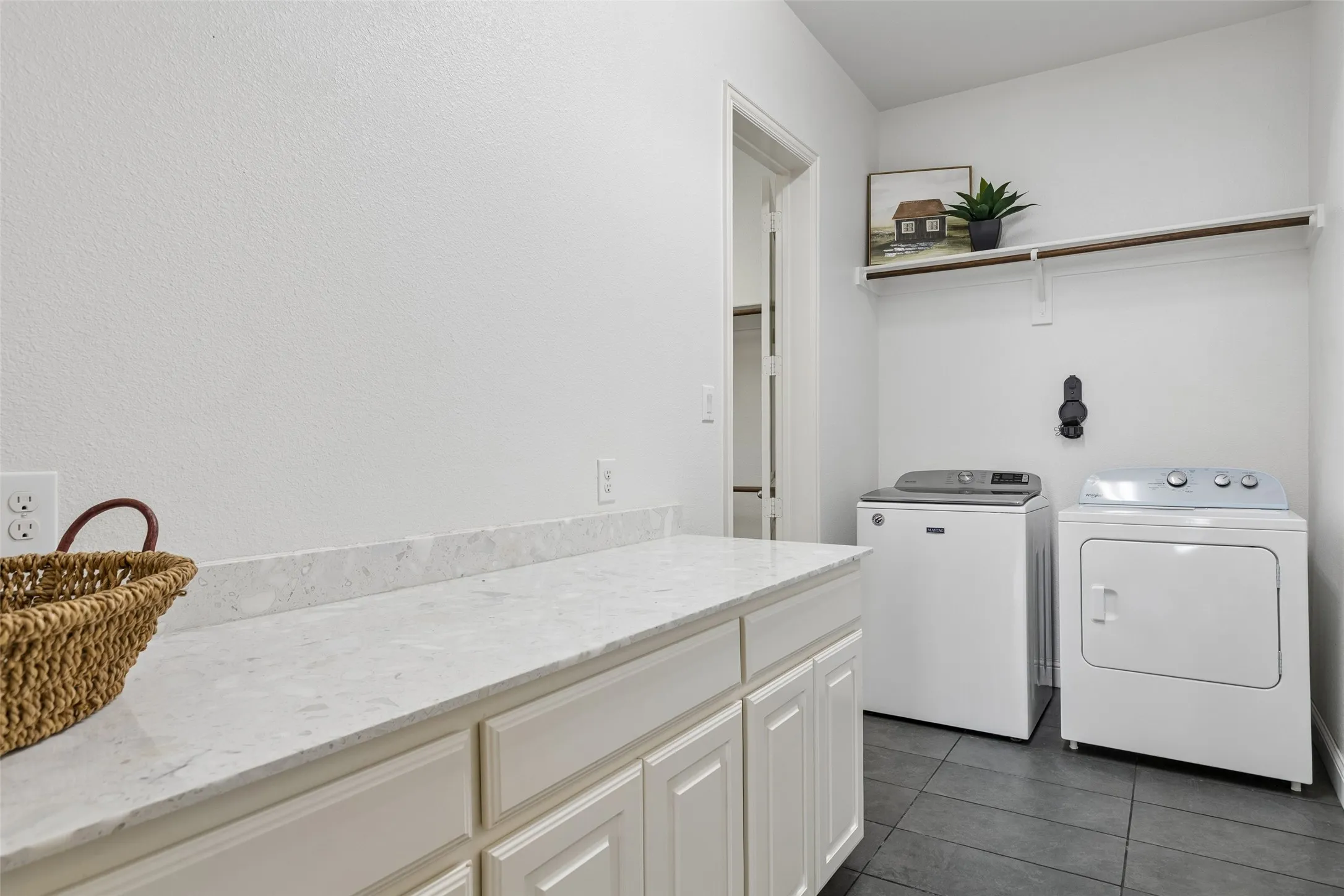 Single Family Residence For Sale in Grayson County , 1818 Turtle Creek Lane, Gunter, Texas 75058, 4 Bedroom, 3 Bathroom, 3 Garage spaces, 3,773 Sqft, built in 2017, mls#21384004, Real Estate Agent in Gunter, Homes For Sale in Grayson county, Homes For Sale in Gunter, Realtor in Gunter Texas, Real Estate Brokerage Independent Realty Texas, Luminita Cordes Realtor