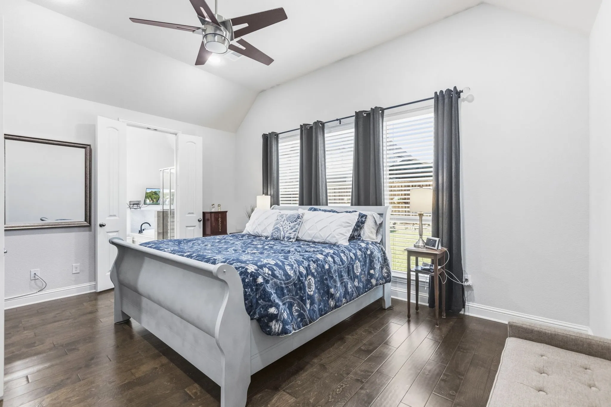 Single Family Residence For Sale in Denton County , 2525 Olive Branch Drive, Lewisville, Texas 75056, 3 Bedroom, 2 Bathroom, 2 Garage spaces, 2,157 Sqft, built in 2016, mls#21382604, Real Estate Agent in Lewisville, Homes For Sale in Denton county, Homes For Sale in Lewisville, Realtor in Lewisville Texas, Real Estate Brokerage Independent Realty Texas, Luminita Cordes Realtor
