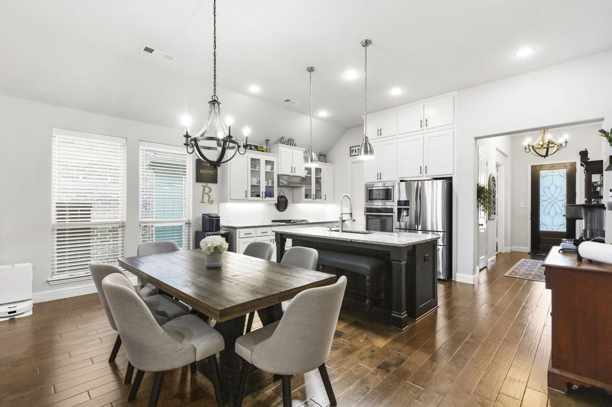 Single Family Residence For Sale in Denton County , 2525 Olive Branch Drive, Lewisville, Texas 75056, 3 Bedroom, 2 Bathroom, 2 Garage spaces, 2,157 Sqft, built in 2016, mls#21382604, Real Estate Agent in Lewisville, Homes For Sale in Denton county, Homes For Sale in Lewisville, Realtor in Lewisville Texas, Real Estate Brokerage Independent Realty Texas, Luminita Cordes Realtor
