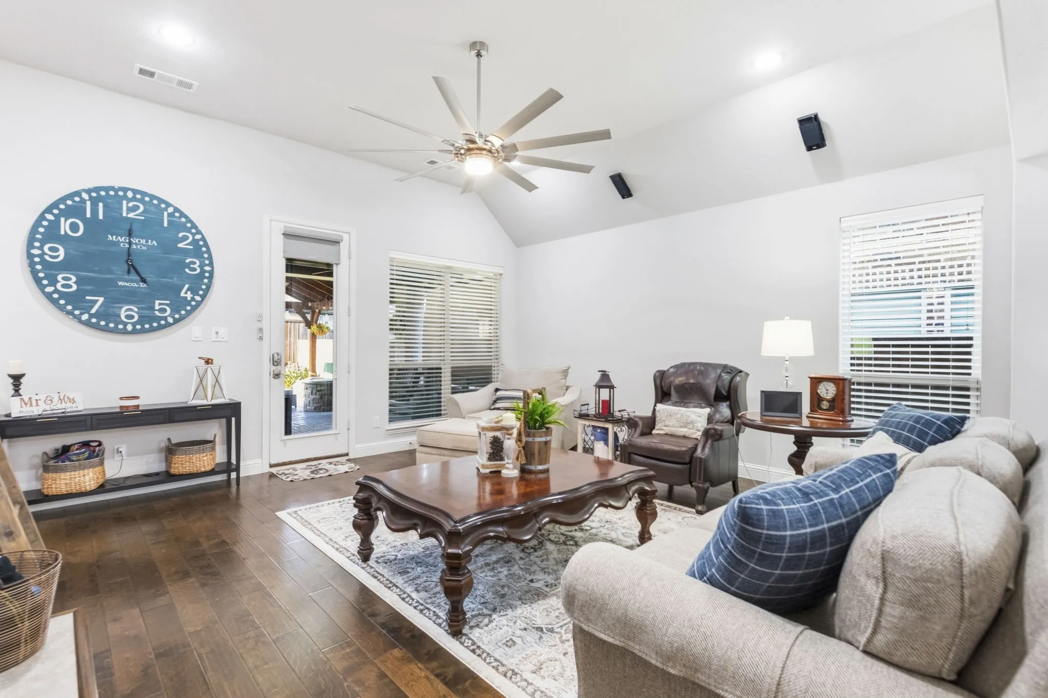 Single Family Residence For Sale in Denton County , 2525 Olive Branch Drive, Lewisville, Texas 75056, 3 Bedroom, 2 Bathroom, 2 Garage spaces, 2,157 Sqft, built in 2016, mls#21382604, Real Estate Agent in Lewisville, Homes For Sale in Denton county, Homes For Sale in Lewisville, Realtor in Lewisville Texas, Real Estate Brokerage Independent Realty Texas, Luminita Cordes Realtor