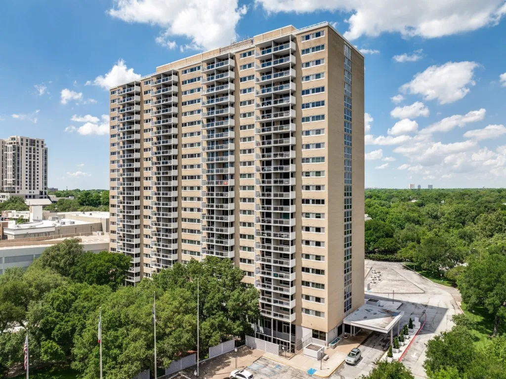 Condominium For Rent in Dallas County , 3883 Turtle Creek Boulevard 801, Dallas, Texas 75219, 1 Bedroom, 1 Bathroom, 1 Garage spaces, 862 Sqft, built in 1963, mls#21384031, Real Estate Agent in Dallas, Homes For Rent in Dallas county, Homes For Rent in Dallas, Realtor in Dallas Texas, Real Estate Brokerage Independent Realty Texas, Luminita Cordes Realtor