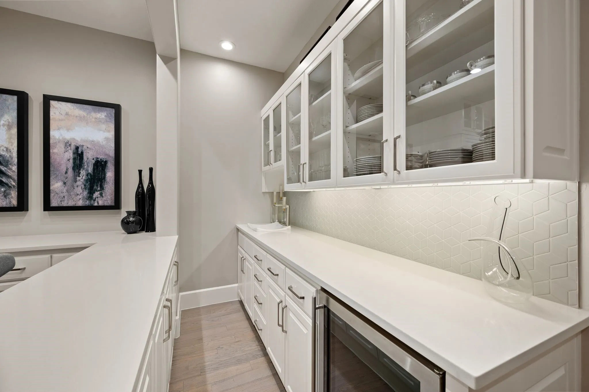 Single Family Residence For Sale in Dallas County , 6811 Del Norte Lane, Dallas, Texas 75225, 4 Bedroom, 5 Bathroom, 2 Garage spaces, 3,789 Sqft, built in 2015, mls#21382176, Real Estate Agent in Dallas, Homes For Sale in Dallas county, Homes For Sale in Dallas, Realtor in Dallas Texas, Real Estate Brokerage Independent Realty Texas, Luminita Cordes Realtor