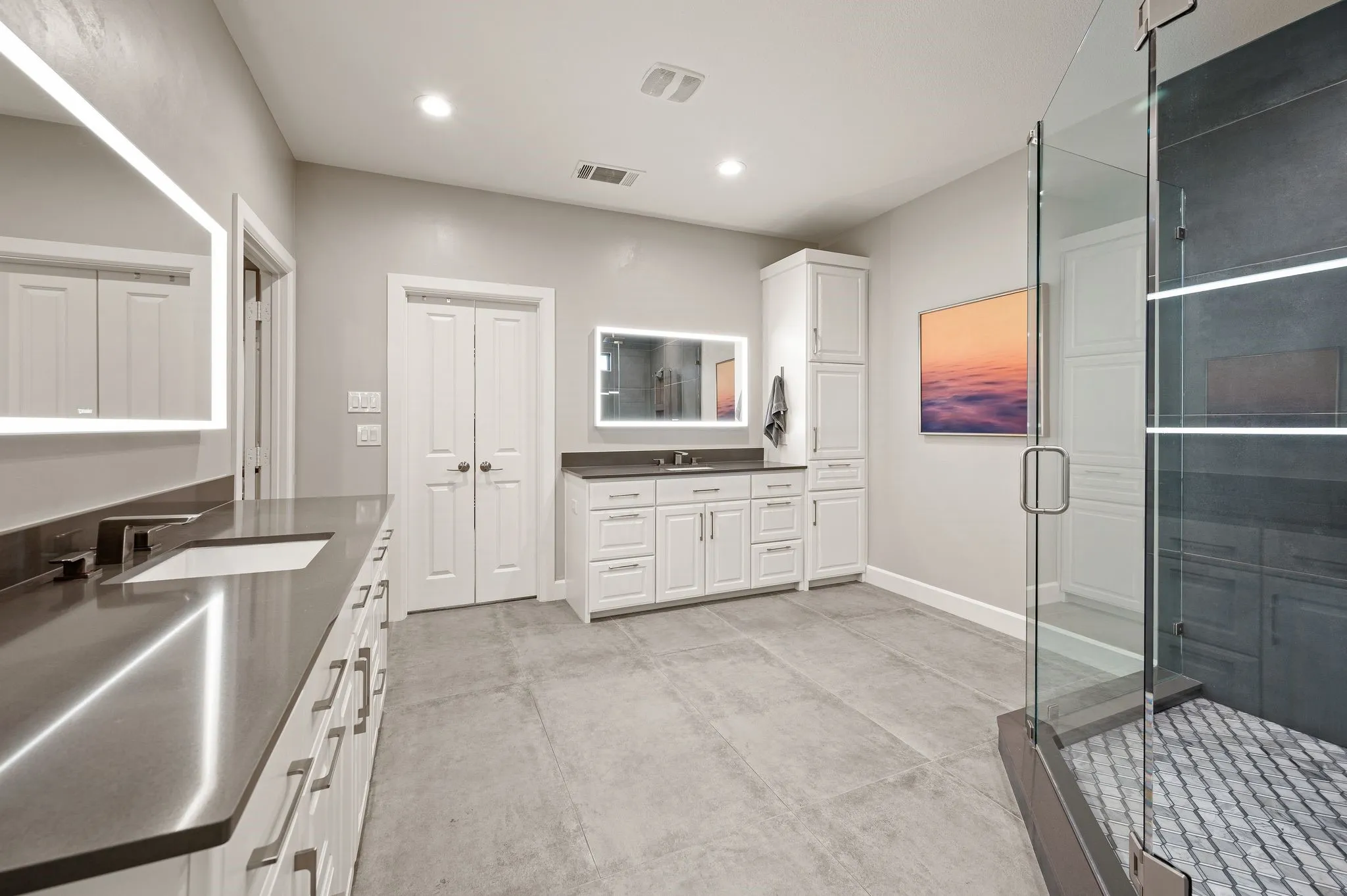 Single Family Residence For Sale in Dallas County , 6811 Del Norte Lane, Dallas, Texas 75225, 4 Bedroom, 5 Bathroom, 2 Garage spaces, 3,789 Sqft, built in 2015, mls#21382176, Real Estate Agent in Dallas, Homes For Sale in Dallas county, Homes For Sale in Dallas, Realtor in Dallas Texas, Real Estate Brokerage Independent Realty Texas, Luminita Cordes Realtor