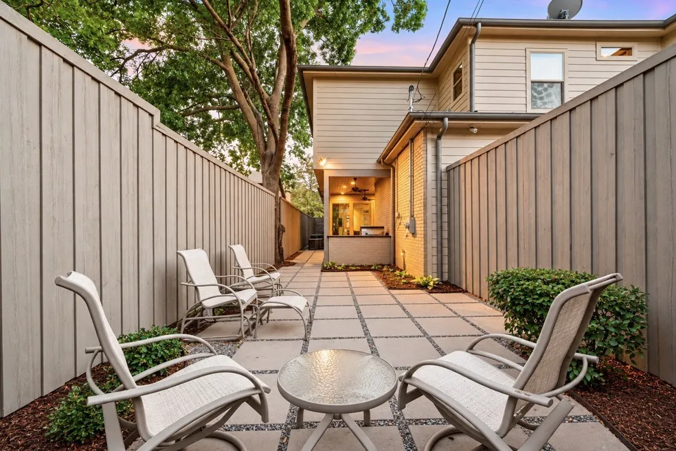 Single Family Residence For Sale in Dallas County , 6811 Del Norte Lane, Dallas, Texas 75225, 4 Bedroom, 5 Bathroom, 2 Garage spaces, 3,789 Sqft, built in 2015, mls#21382176, Real Estate Agent in Dallas, Homes For Sale in Dallas county, Homes For Sale in Dallas, Realtor in Dallas Texas, Real Estate Brokerage Independent Realty Texas, Luminita Cordes Realtor