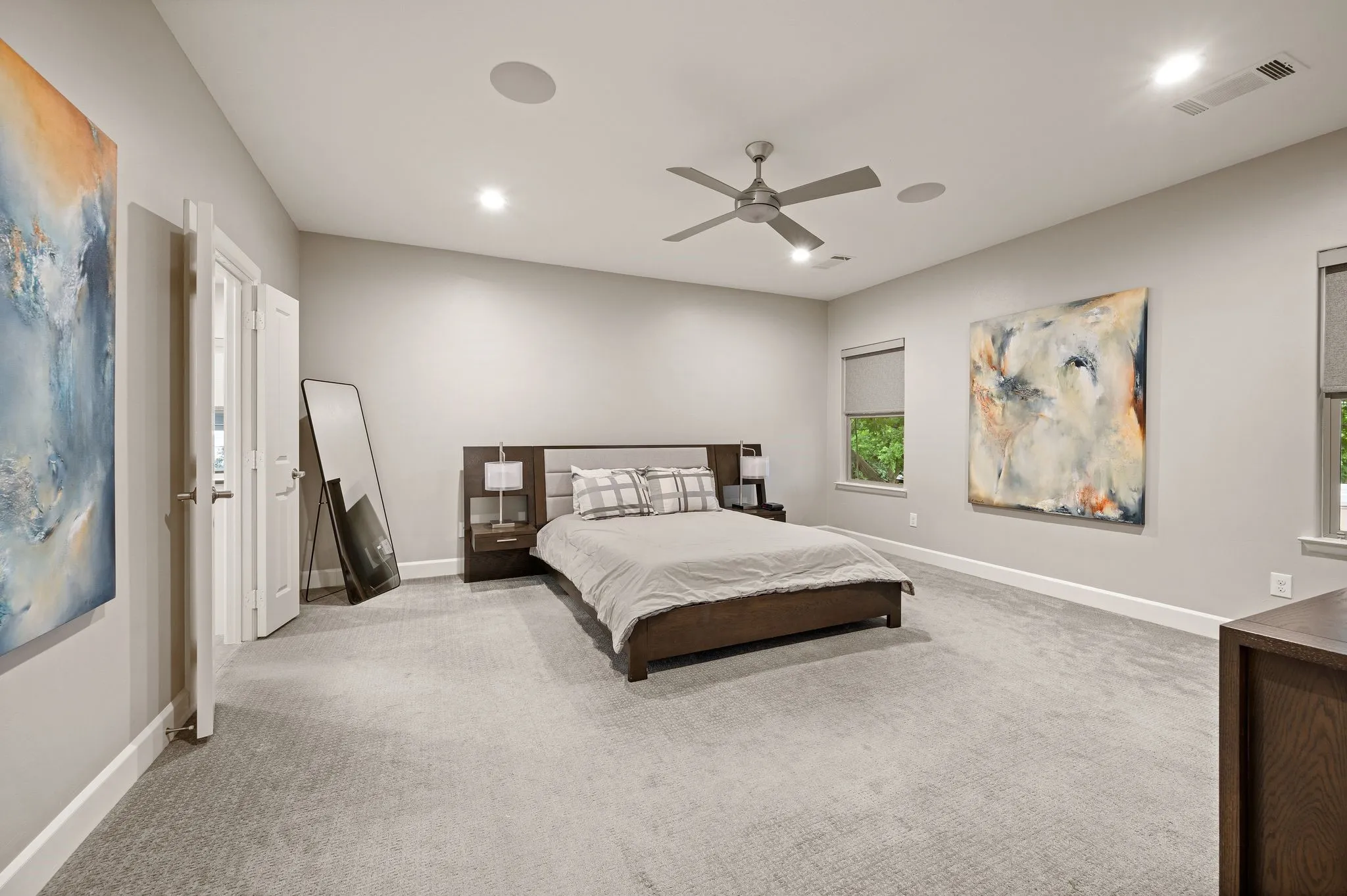 Single Family Residence For Sale in Dallas County , 6811 Del Norte Lane, Dallas, Texas 75225, 4 Bedroom, 5 Bathroom, 2 Garage spaces, 3,789 Sqft, built in 2015, mls#21382176, Real Estate Agent in Dallas, Homes For Sale in Dallas county, Homes For Sale in Dallas, Realtor in Dallas Texas, Real Estate Brokerage Independent Realty Texas, Luminita Cordes Realtor