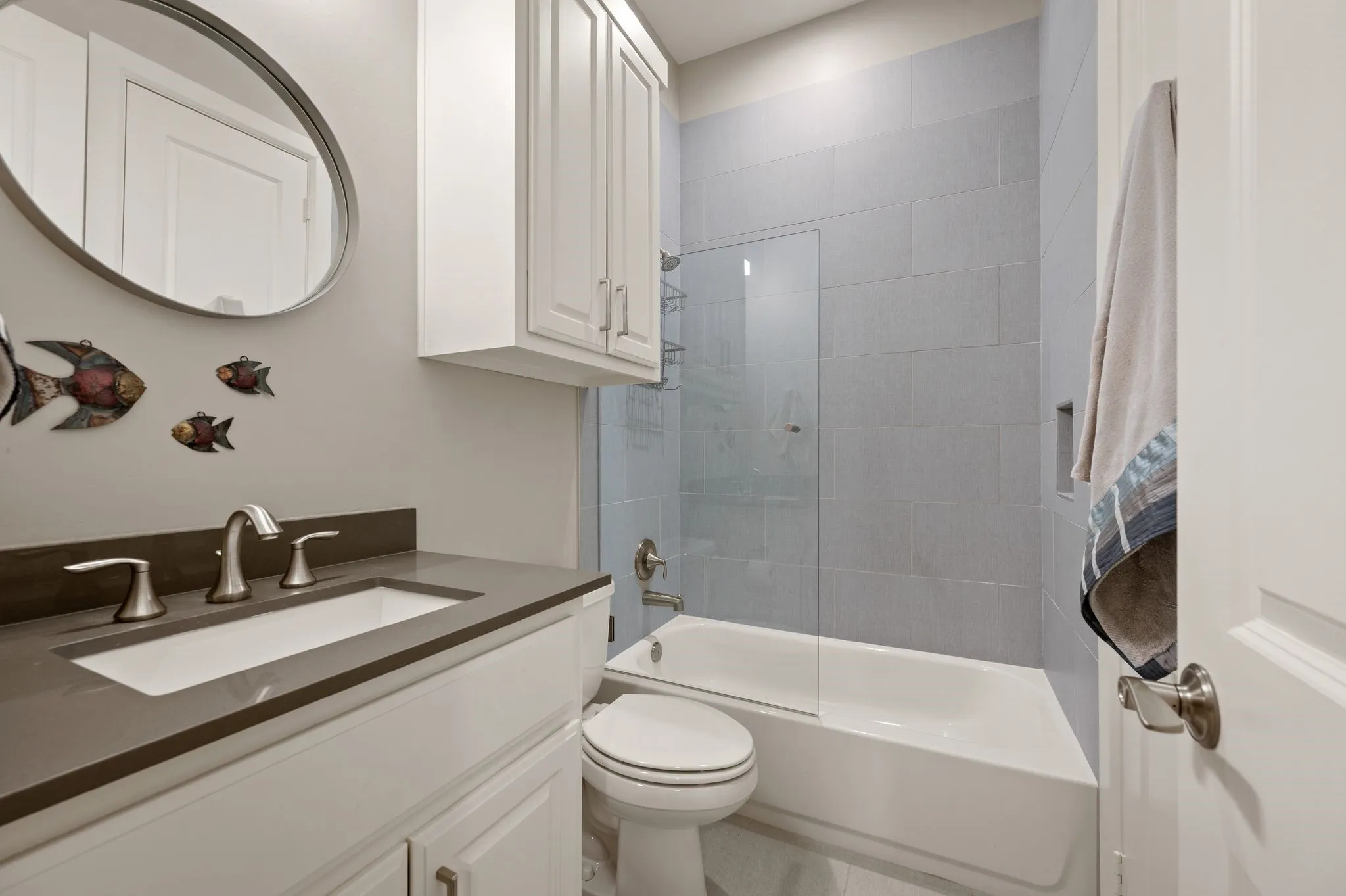 Single Family Residence For Sale in Dallas County , 6811 Del Norte Lane, Dallas, Texas 75225, 4 Bedroom, 5 Bathroom, 2 Garage spaces, 3,789 Sqft, built in 2015, mls#21382176, Real Estate Agent in Dallas, Homes For Sale in Dallas county, Homes For Sale in Dallas, Realtor in Dallas Texas, Real Estate Brokerage Independent Realty Texas, Luminita Cordes Realtor