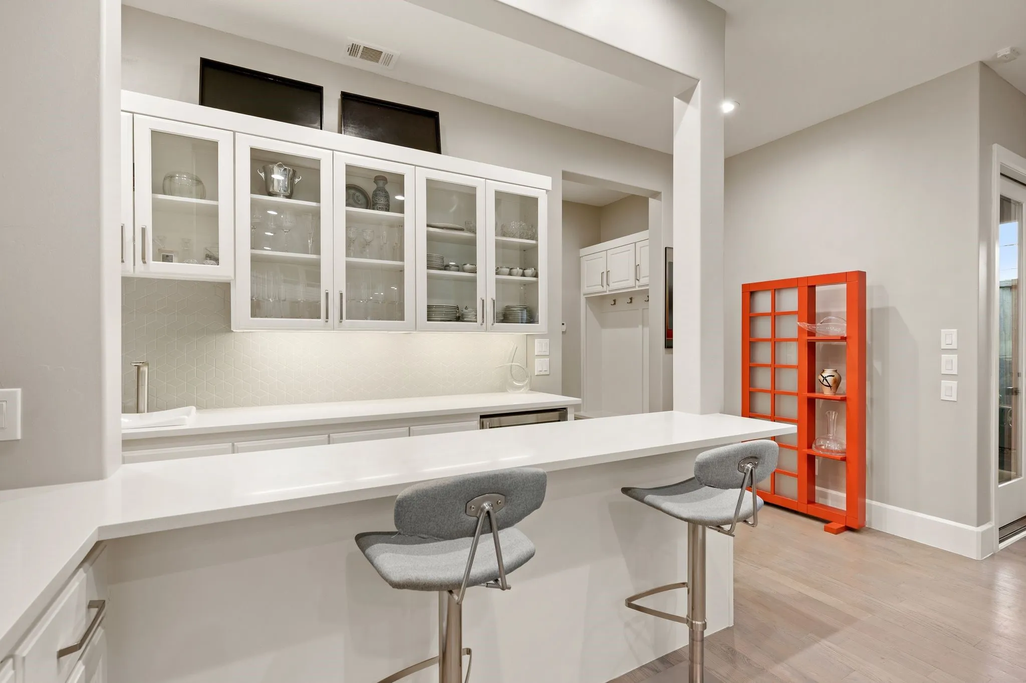 Single Family Residence For Sale in Dallas County , 6811 Del Norte Lane, Dallas, Texas 75225, 4 Bedroom, 5 Bathroom, 2 Garage spaces, 3,789 Sqft, built in 2015, mls#21382176, Real Estate Agent in Dallas, Homes For Sale in Dallas county, Homes For Sale in Dallas, Realtor in Dallas Texas, Real Estate Brokerage Independent Realty Texas, Luminita Cordes Realtor