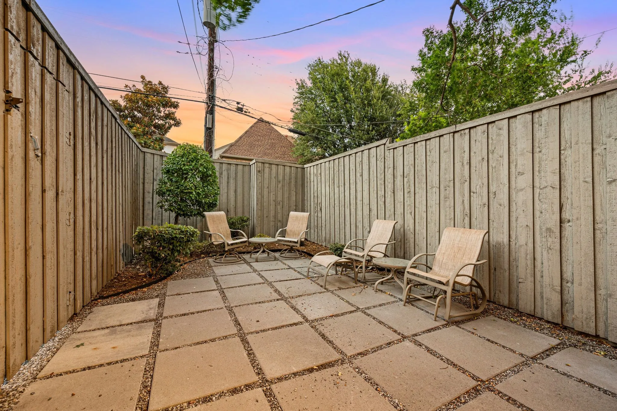 Single Family Residence For Sale in Dallas County , 6811 Del Norte Lane, Dallas, Texas 75225, 4 Bedroom, 5 Bathroom, 2 Garage spaces, 3,789 Sqft, built in 2015, mls#21382176, Real Estate Agent in Dallas, Homes For Sale in Dallas county, Homes For Sale in Dallas, Realtor in Dallas Texas, Real Estate Brokerage Independent Realty Texas, Luminita Cordes Realtor