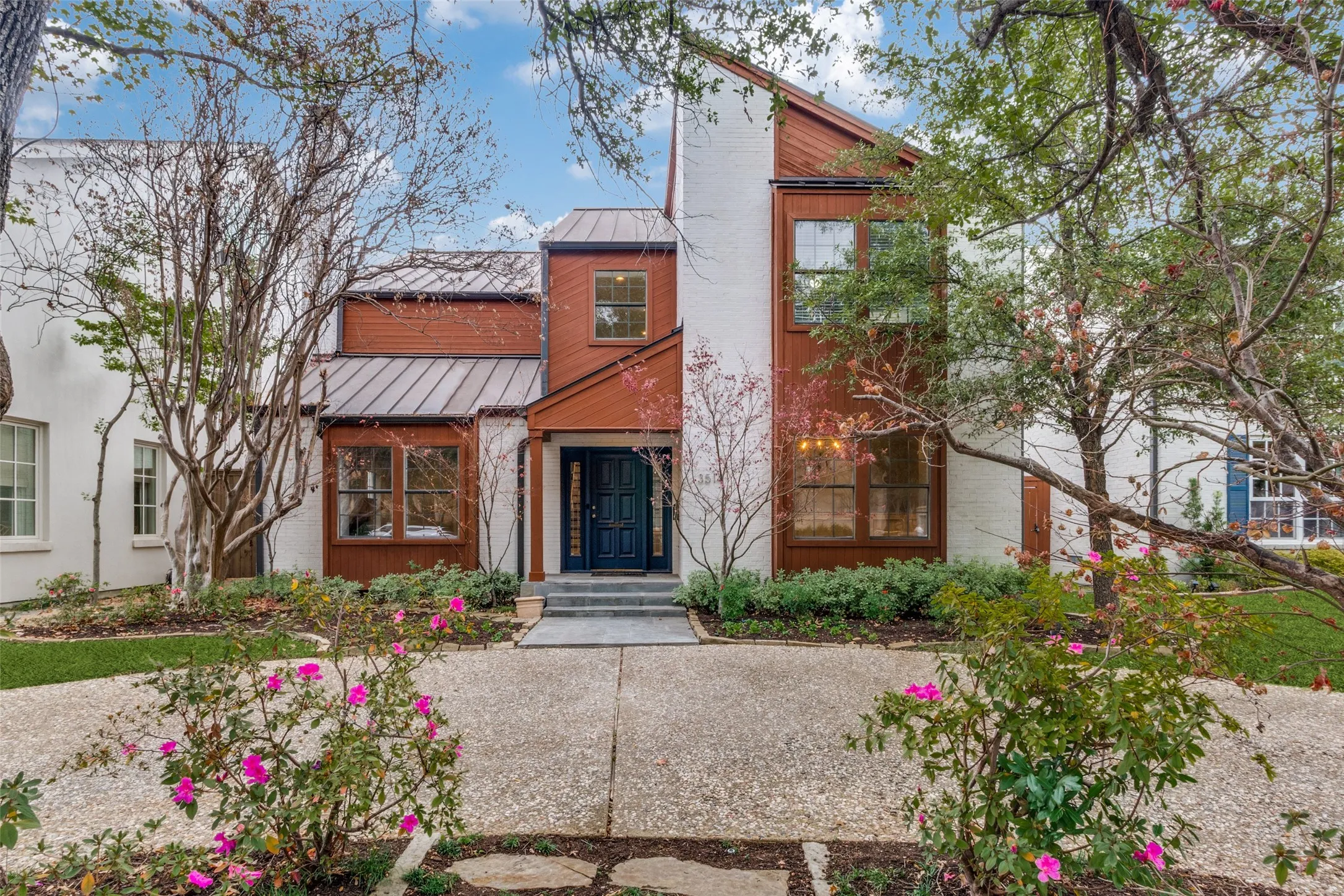 Single Family Residence For Rent in Dallas County , 3514 Harvard Avenue, Highland Park, Texas 75205, 5 Bedroom, 5 Bathroom, 2 Garage spaces, 3,690 Sqft, built in 1979, mls#21383963, Real Estate Agent in Highland Park, Homes For Rent in Dallas county, Homes For Rent in Highland Park, Realtor in Highland Park Texas, Real Estate Brokerage Independent Realty Texas, Luminita Cordes Realtor