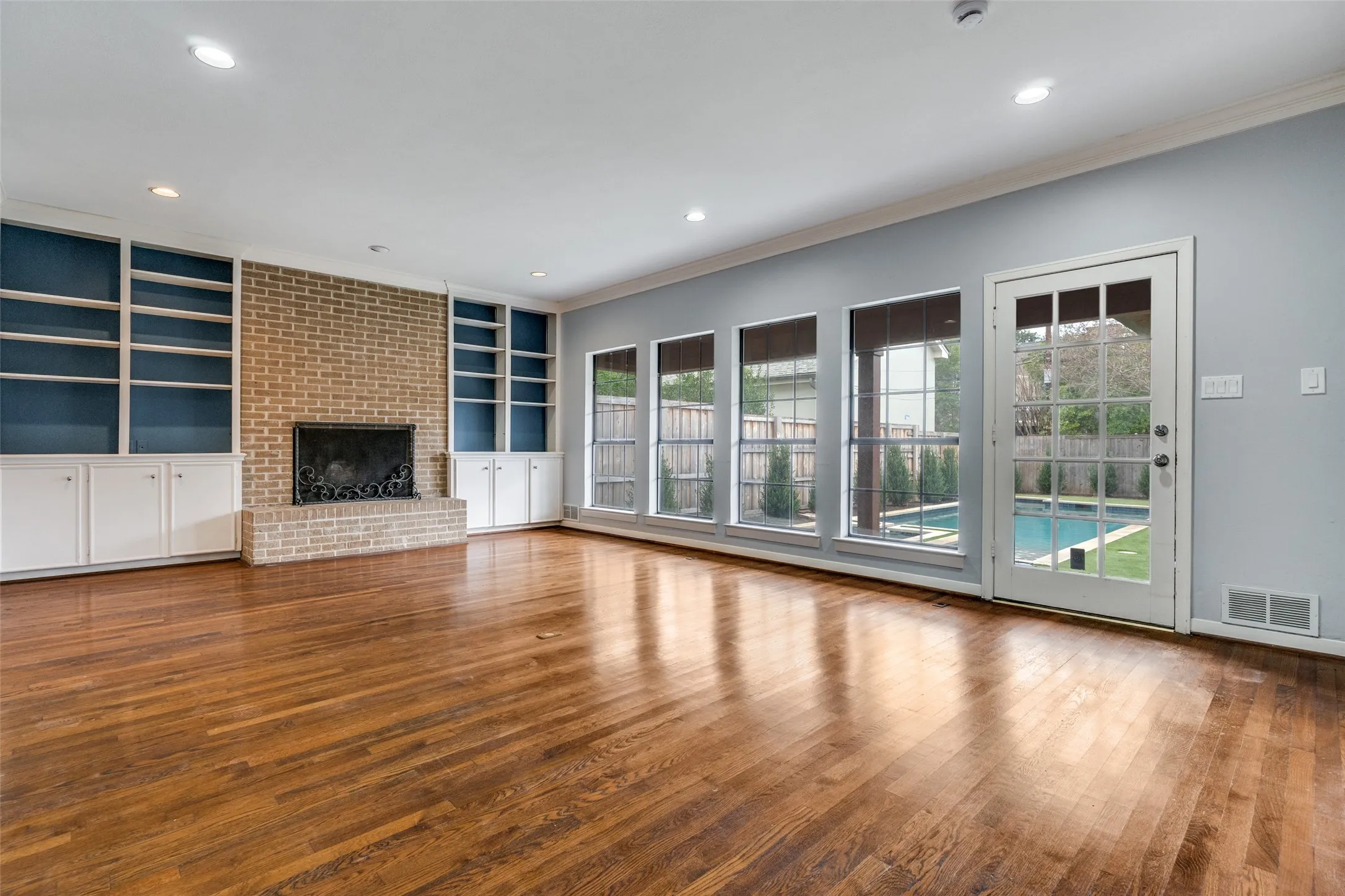 Single Family Residence For Rent in Dallas County , 3514 Harvard Avenue, Highland Park, Texas 75205, 5 Bedroom, 5 Bathroom, 2 Garage spaces, 3,690 Sqft, built in 1979, mls#21383963, Real Estate Agent in Highland Park, Homes For Rent in Dallas county, Homes For Rent in Highland Park, Realtor in Highland Park Texas, Real Estate Brokerage Independent Realty Texas, Luminita Cordes Realtor
