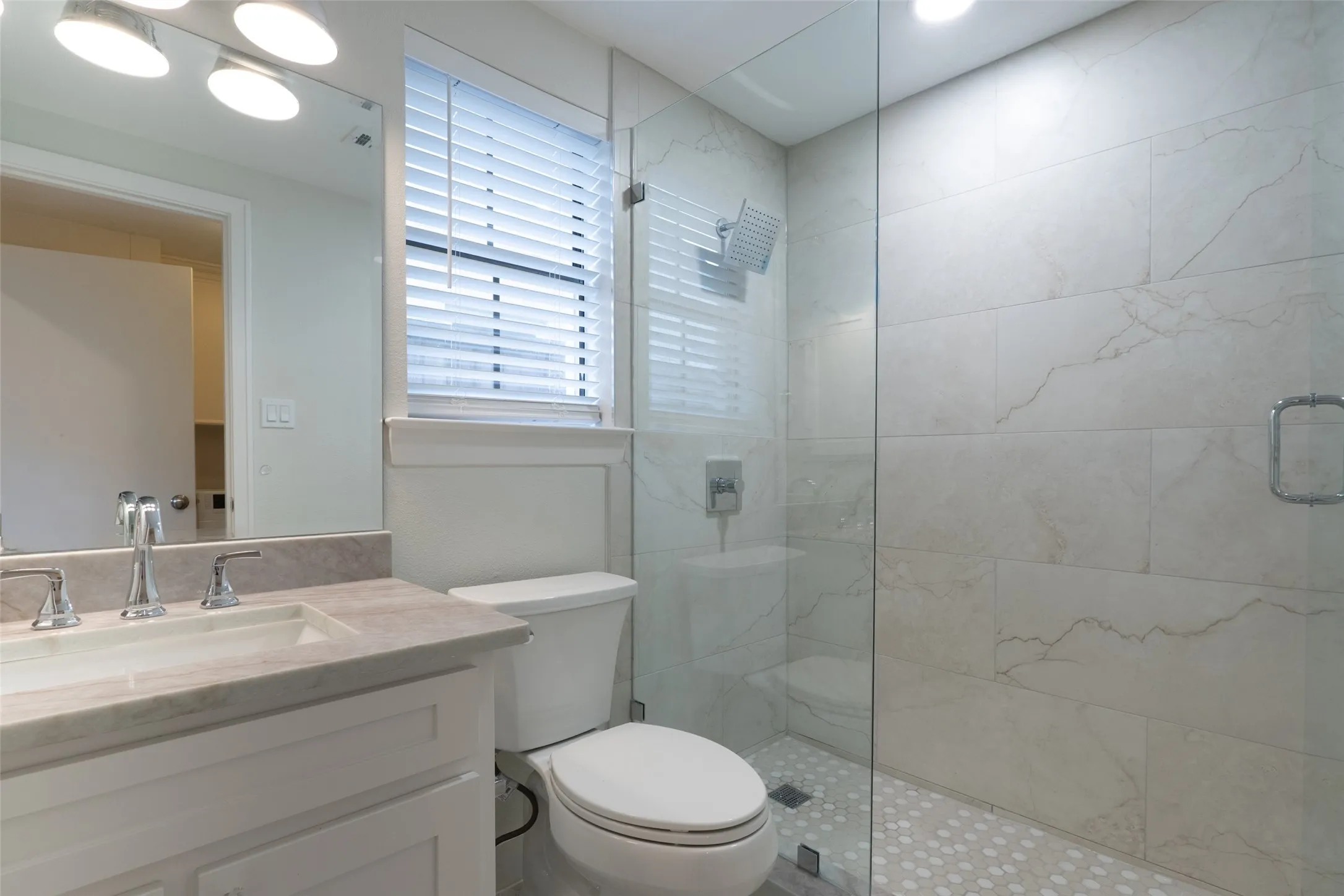 Single Family Residence For Rent in Dallas County , 3514 Harvard Avenue, Highland Park, Texas 75205, 5 Bedroom, 5 Bathroom, 2 Garage spaces, 3,690 Sqft, built in 1979, mls#21383963, Real Estate Agent in Highland Park, Homes For Rent in Dallas county, Homes For Rent in Highland Park, Realtor in Highland Park Texas, Real Estate Brokerage Independent Realty Texas, Luminita Cordes Realtor