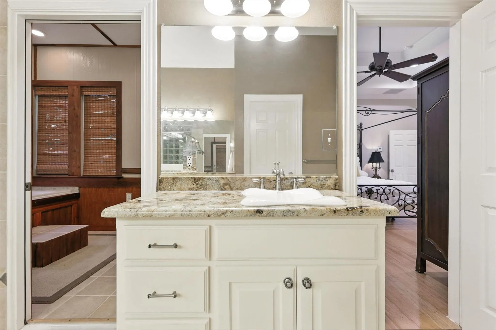 Single Family Residence For Sale in Denton County , 109 Visalia Lane, Denton, Texas 76210, 4 Bedroom, 4 Bathroom, 2 Garage spaces, 3,836 Sqft, built in 1998, mls#21383711, Real Estate Agent in Denton, Homes For Sale in Denton county, Homes For Sale in Denton, Realtor in Denton Texas, Real Estate Brokerage Independent Realty Texas, Luminita Cordes Realtor