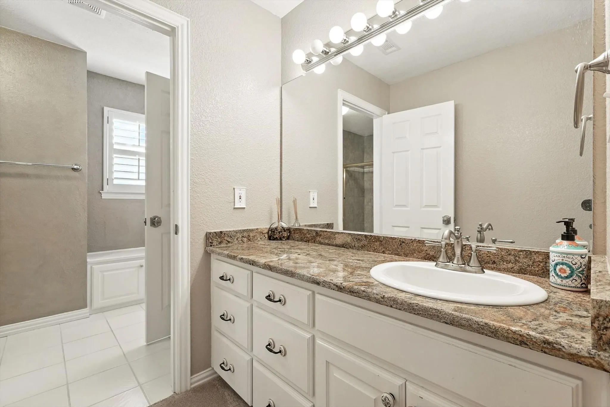 Single Family Residence For Sale in Denton County , 109 Visalia Lane, Denton, Texas 76210, 4 Bedroom, 4 Bathroom, 2 Garage spaces, 3,836 Sqft, built in 1998, mls#21383711, Real Estate Agent in Denton, Homes For Sale in Denton county, Homes For Sale in Denton, Realtor in Denton Texas, Real Estate Brokerage Independent Realty Texas, Luminita Cordes Realtor
