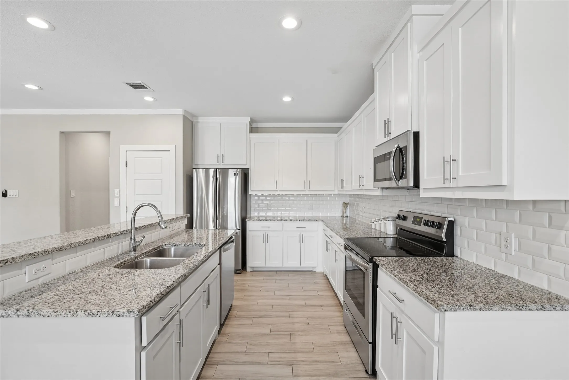 Single Family Residence For Sale in Dallas County , 4001 Abilene Street, Dallas, Texas 75212, 4 Bedroom, 3 Bathroom, 2 Garage spaces, 2,539 Sqft, built in 2019, mls#21382258, Real Estate Agent in Dallas, Homes For Sale in Dallas county, Homes For Sale in Dallas, Realtor in Dallas Texas, Real Estate Brokerage Independent Realty Texas, Luminita Cordes Realtor