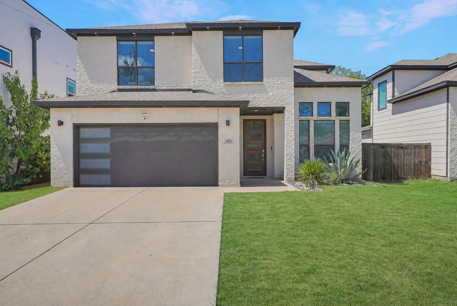 Single Family Residence For Sale in Dallas County , 4001 Abilene Street, Dallas, Texas 75212, 4 Bedroom, 3 Bathroom, 2 Garage spaces, 2,539 Sqft, built in 2019, mls#21382258, Real Estate Agent in Dallas, Homes For Sale in Dallas county, Homes For Sale in Dallas, Realtor in Dallas Texas, Real Estate Brokerage Independent Realty Texas, Luminita Cordes Realtor