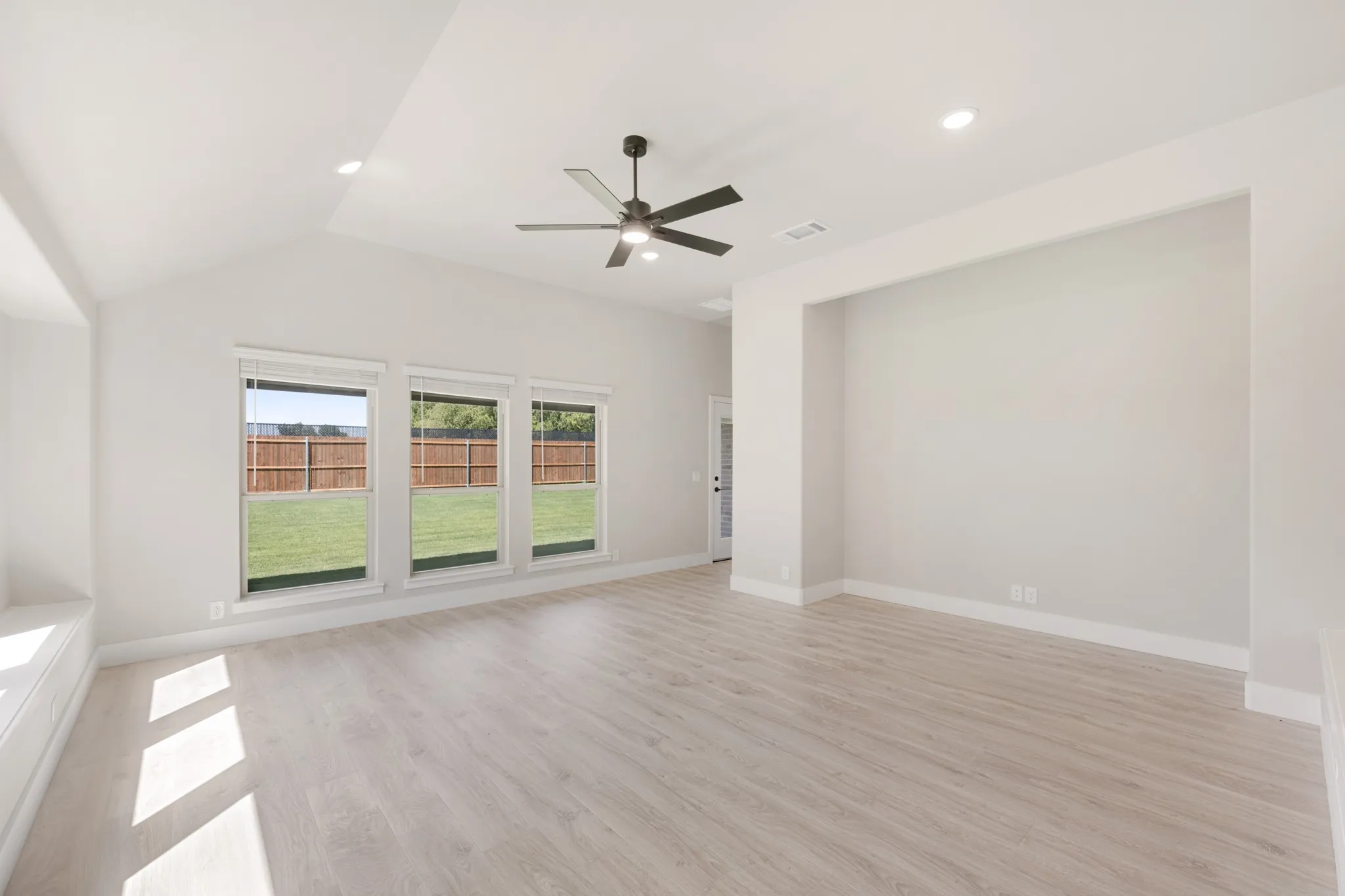 Single Family Residence For Sale in Ellis County , 3225 Fraser Drive, Glenn Heights, Texas 75154, 4 Bedroom, 3 Bathroom, 3 Garage spaces, 2,333 Sqft, built in 2026, mls#21383158, Real Estate Agent in Glenn Heights, Homes For Sale in Ellis county, Homes For Sale in Glenn Heights, Realtor in Glenn Heights Texas, Real Estate Brokerage Independent Realty Texas, Luminita Cordes Realtor