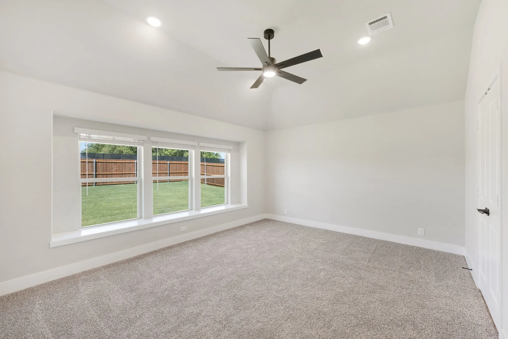 Single Family Residence For Sale in Ellis County , 3225 Fraser Drive, Glenn Heights, Texas 75154, 4 Bedroom, 3 Bathroom, 3 Garage spaces, 2,333 Sqft, built in 2026, mls#21383158, Real Estate Agent in Glenn Heights, Homes For Sale in Ellis county, Homes For Sale in Glenn Heights, Realtor in Glenn Heights Texas, Real Estate Brokerage Independent Realty Texas, Luminita Cordes Realtor