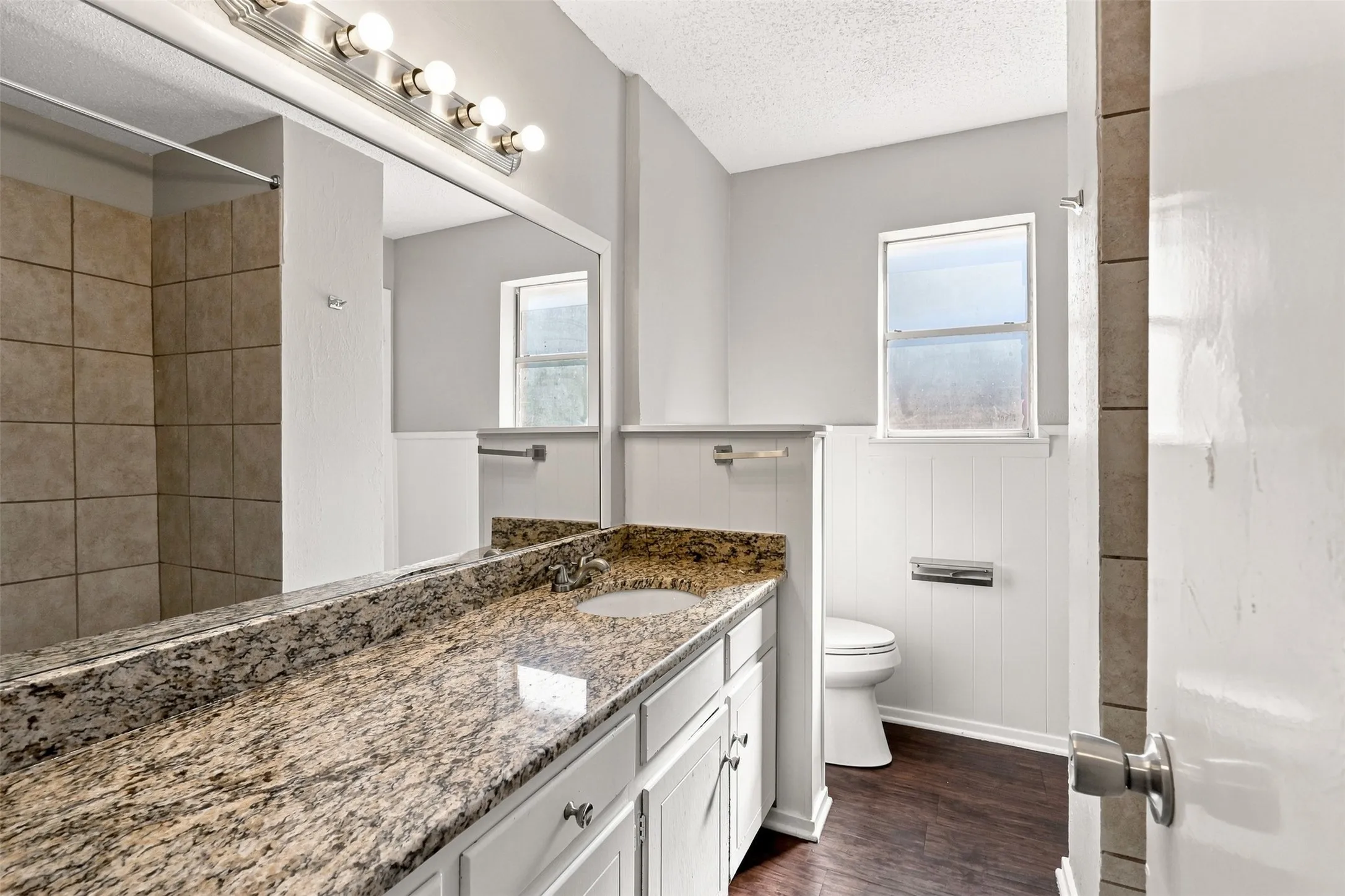 Single Family Residence For Sale in Tarrant County , 7544 Monterrey Drive, Fort Worth, Texas 76112, 4 Bedroom, 2 Bathroom, 2 Garage spaces, 2,099 Sqft, built in 1966, mls#21383983, Real Estate Agent in Fort Worth, Homes For Sale in Tarrant county, Homes For Sale in Fort Worth, Realtor in Fort Worth Texas, Real Estate Brokerage Independent Realty Texas, Luminita Cordes Realtor