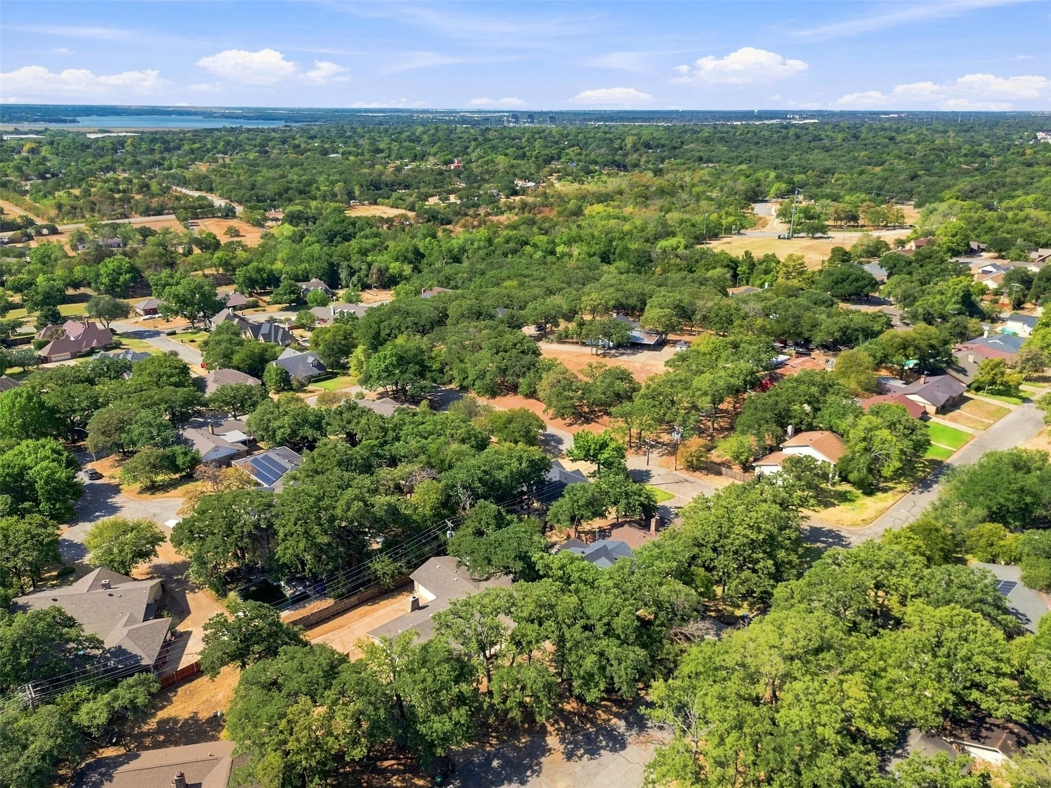 Single Family Residence For Sale in Tarrant County , 7544 Monterrey Drive, Fort Worth, Texas 76112, 4 Bedroom, 2 Bathroom, 2 Garage spaces, 2,099 Sqft, built in 1966, mls#21383983, Real Estate Agent in Fort Worth, Homes For Sale in Tarrant county, Homes For Sale in Fort Worth, Realtor in Fort Worth Texas, Real Estate Brokerage Independent Realty Texas, Luminita Cordes Realtor