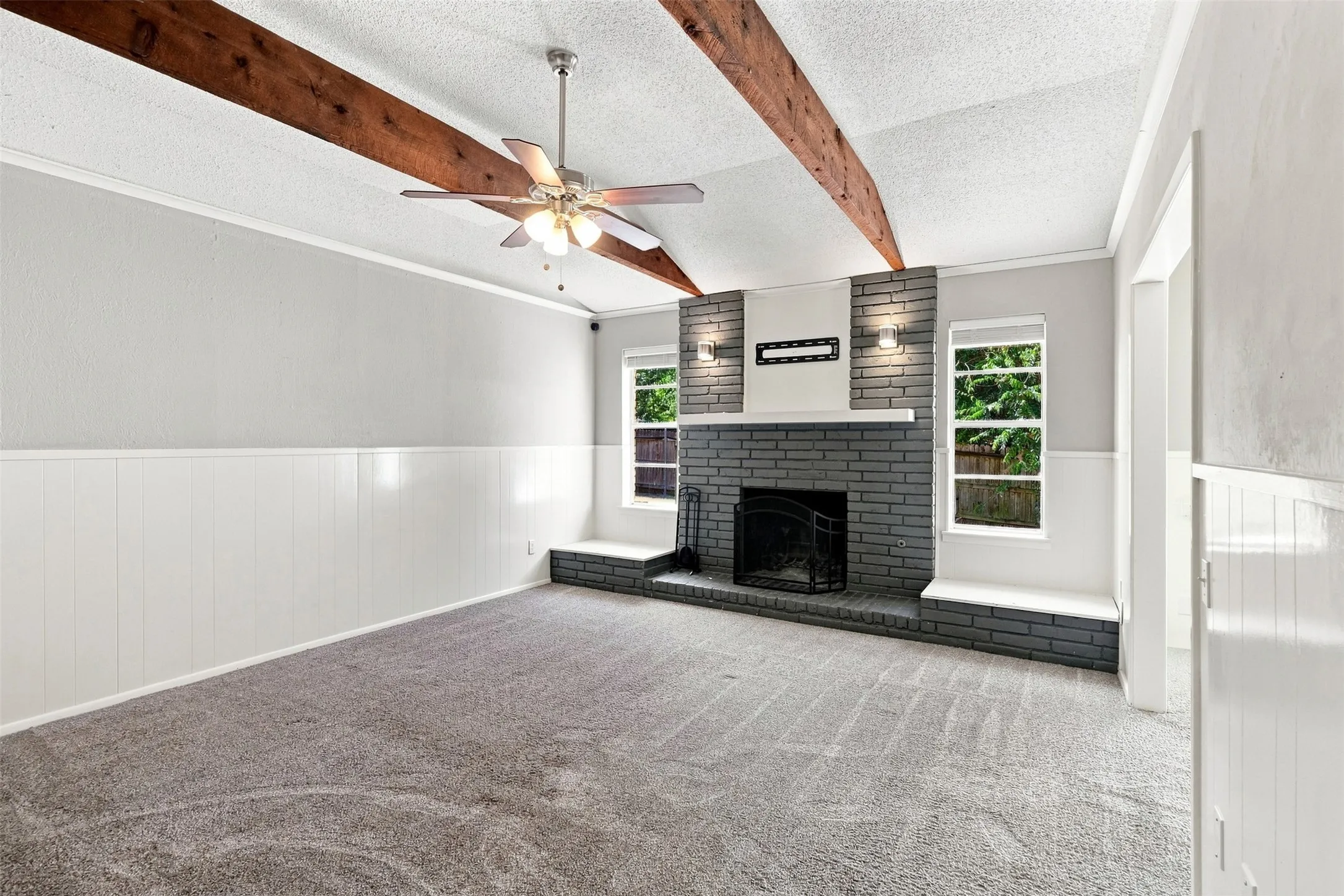 Single Family Residence For Sale in Tarrant County , 7544 Monterrey Drive, Fort Worth, Texas 76112, 4 Bedroom, 2 Bathroom, 2 Garage spaces, 2,099 Sqft, built in 1966, mls#21383983, Real Estate Agent in Fort Worth, Homes For Sale in Tarrant county, Homes For Sale in Fort Worth, Realtor in Fort Worth Texas, Real Estate Brokerage Independent Realty Texas, Luminita Cordes Realtor