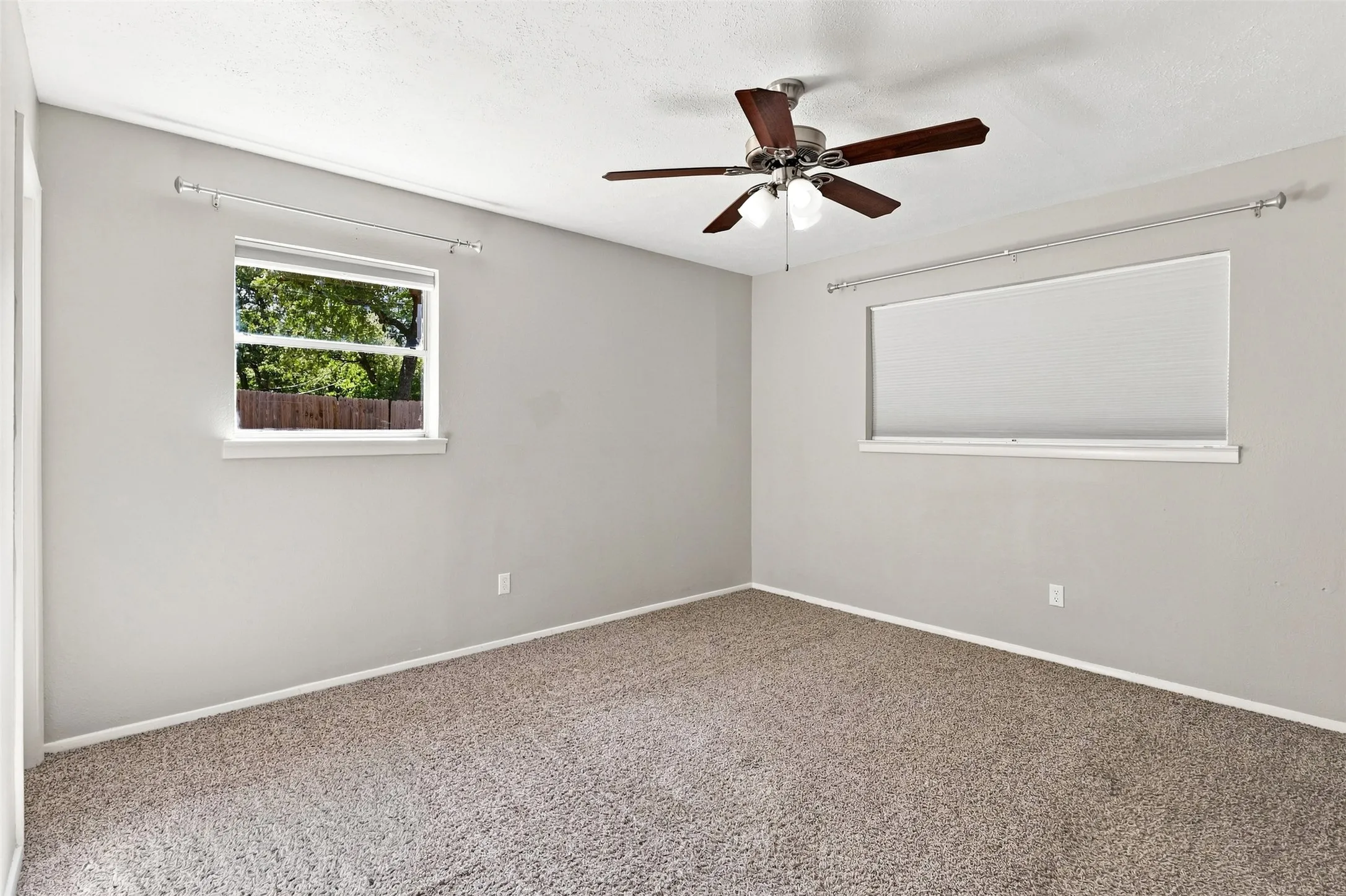 Single Family Residence For Sale in Tarrant County , 7544 Monterrey Drive, Fort Worth, Texas 76112, 4 Bedroom, 2 Bathroom, 2 Garage spaces, 2,099 Sqft, built in 1966, mls#21383983, Real Estate Agent in Fort Worth, Homes For Sale in Tarrant county, Homes For Sale in Fort Worth, Realtor in Fort Worth Texas, Real Estate Brokerage Independent Realty Texas, Luminita Cordes Realtor
