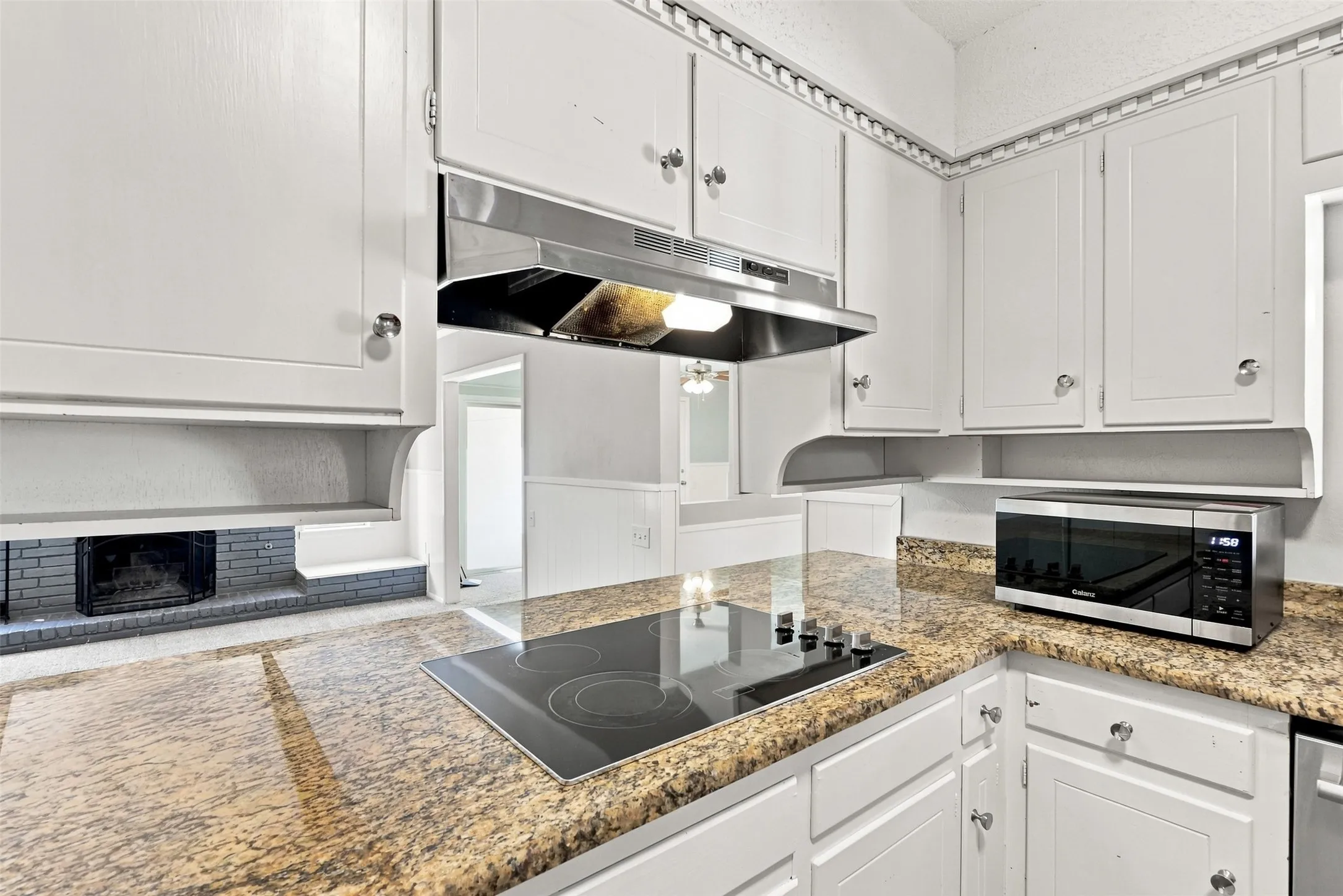 Single Family Residence For Sale in Tarrant County , 7544 Monterrey Drive, Fort Worth, Texas 76112, 4 Bedroom, 2 Bathroom, 2 Garage spaces, 2,099 Sqft, built in 1966, mls#21383983, Real Estate Agent in Fort Worth, Homes For Sale in Tarrant county, Homes For Sale in Fort Worth, Realtor in Fort Worth Texas, Real Estate Brokerage Independent Realty Texas, Luminita Cordes Realtor