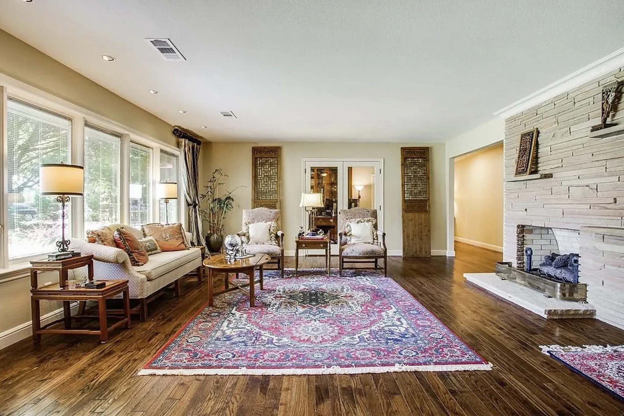 Single Family Residence For Rent in Dallas County , 4825 Crooked Lane, Dallas, Texas 75229, 3 Bedroom, 4 Bathroom, Garage spaces, 4,444 Sqft, built in 1954, mls#21373218, Real Estate Agent in Dallas, Homes For Rent in Dallas county, Homes For Rent in Dallas, Realtor in Dallas Texas, Real Estate Brokerage Independent Realty Texas, Luminita Cordes Realtor