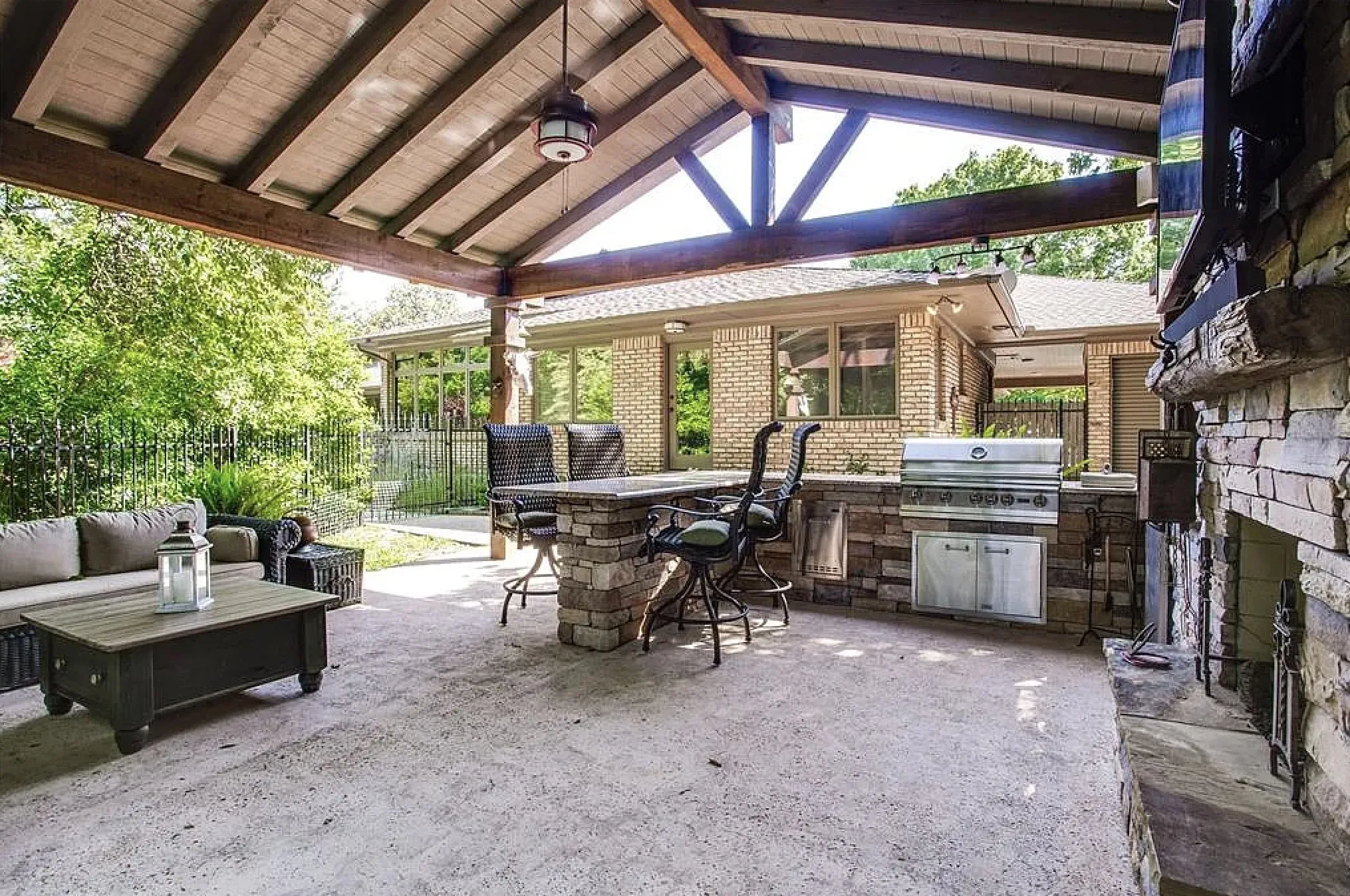 Single Family Residence For Rent