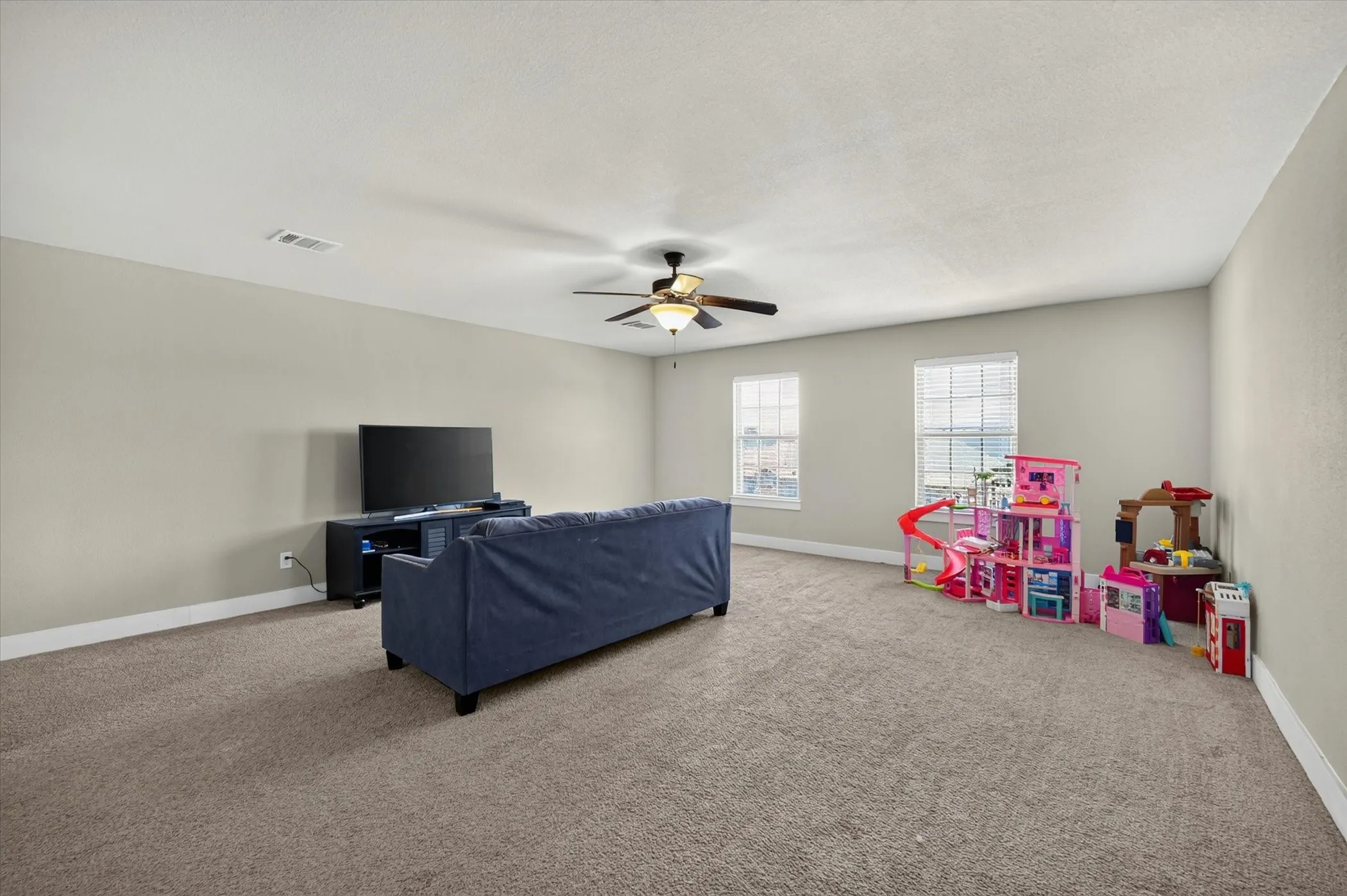 Single Family Residence For Sale in Denton County , 39 S Highland Drive, Sanger, Texas 76266, 4 Bedroom, 3 Bathroom, 3 Garage spaces, 2,849 Sqft, built in 2017, mls#21383104, Real Estate Agent in Sanger, Homes For Sale in Denton county, Homes For Sale in Sanger, Realtor in Sanger Texas, Real Estate Brokerage Independent Realty Texas, Luminita Cordes Realtor