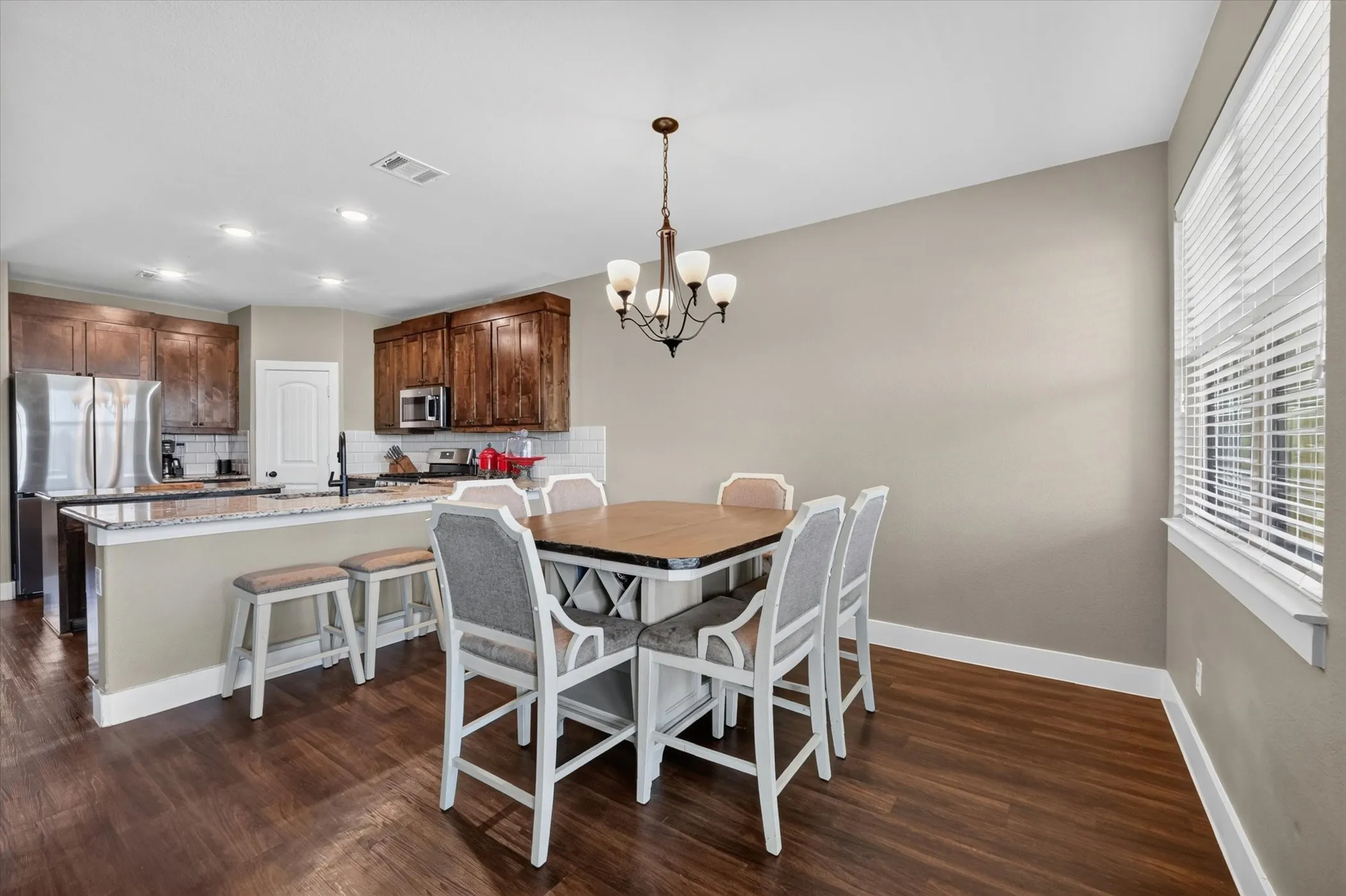 Single Family Residence For Sale in Denton County , 39 S Highland Drive, Sanger, Texas 76266, 4 Bedroom, 3 Bathroom, 3 Garage spaces, 2,849 Sqft, built in 2017, mls#21383104, Real Estate Agent in Sanger, Homes For Sale in Denton county, Homes For Sale in Sanger, Realtor in Sanger Texas, Real Estate Brokerage Independent Realty Texas, Luminita Cordes Realtor