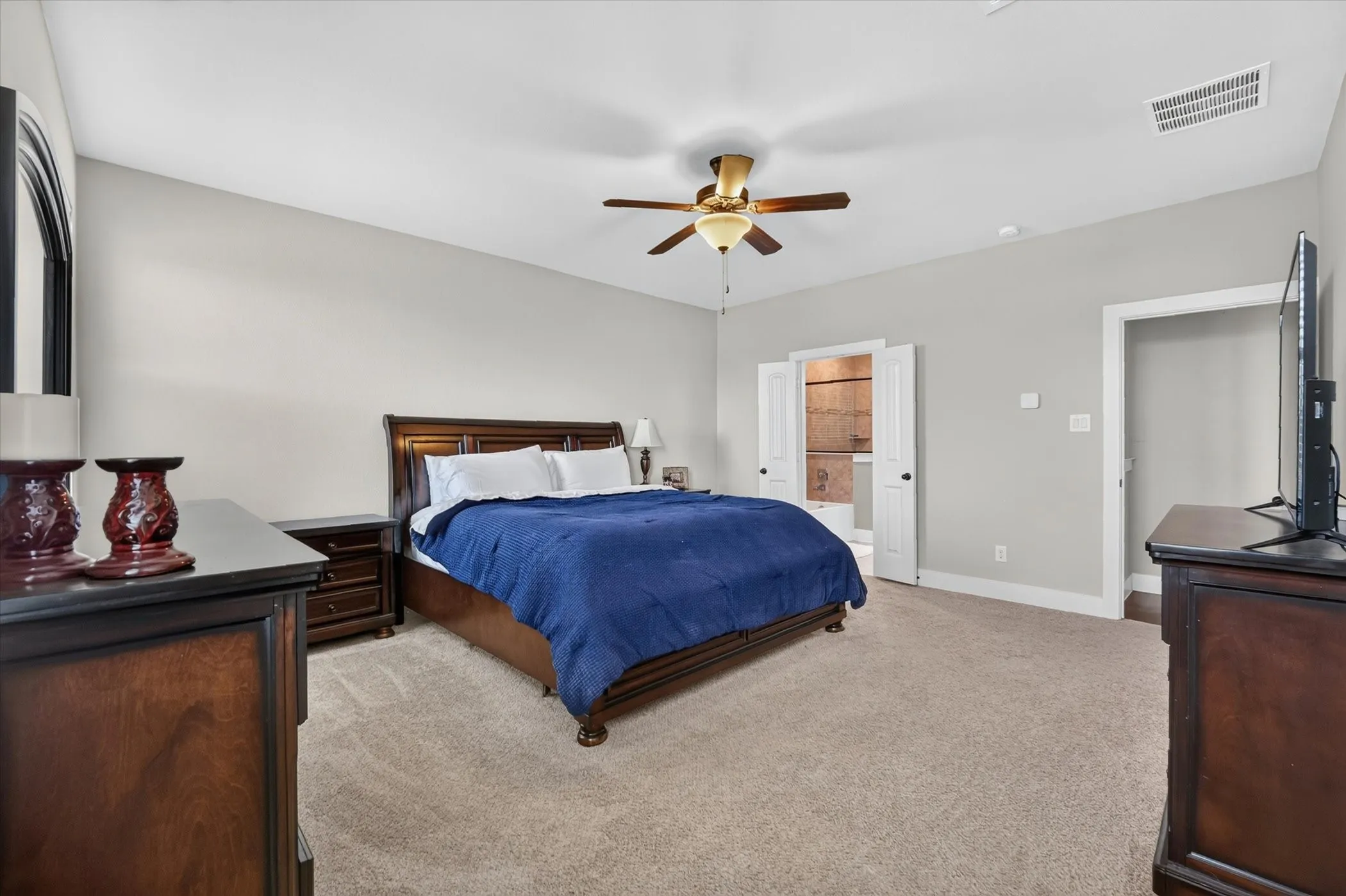 Single Family Residence For Sale in Denton County , 39 S Highland Drive, Sanger, Texas 76266, 4 Bedroom, 3 Bathroom, 3 Garage spaces, 2,849 Sqft, built in 2017, mls#21383104, Real Estate Agent in Sanger, Homes For Sale in Denton county, Homes For Sale in Sanger, Realtor in Sanger Texas, Real Estate Brokerage Independent Realty Texas, Luminita Cordes Realtor