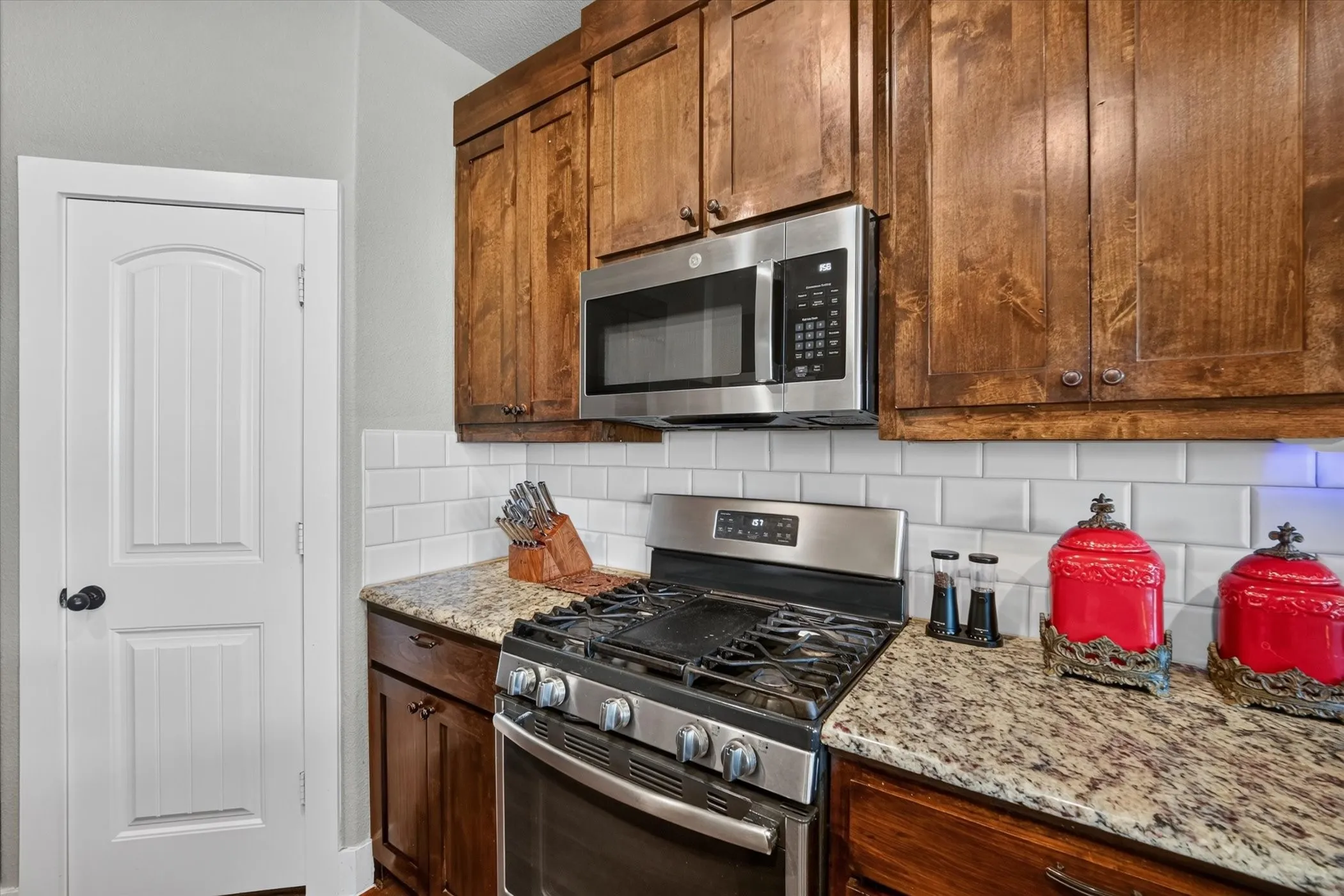 Single Family Residence For Sale in Denton County , 39 S Highland Drive, Sanger, Texas 76266, 4 Bedroom, 3 Bathroom, 3 Garage spaces, 2,849 Sqft, built in 2017, mls#21383104, Real Estate Agent in Sanger, Homes For Sale in Denton county, Homes For Sale in Sanger, Realtor in Sanger Texas, Real Estate Brokerage Independent Realty Texas, Luminita Cordes Realtor