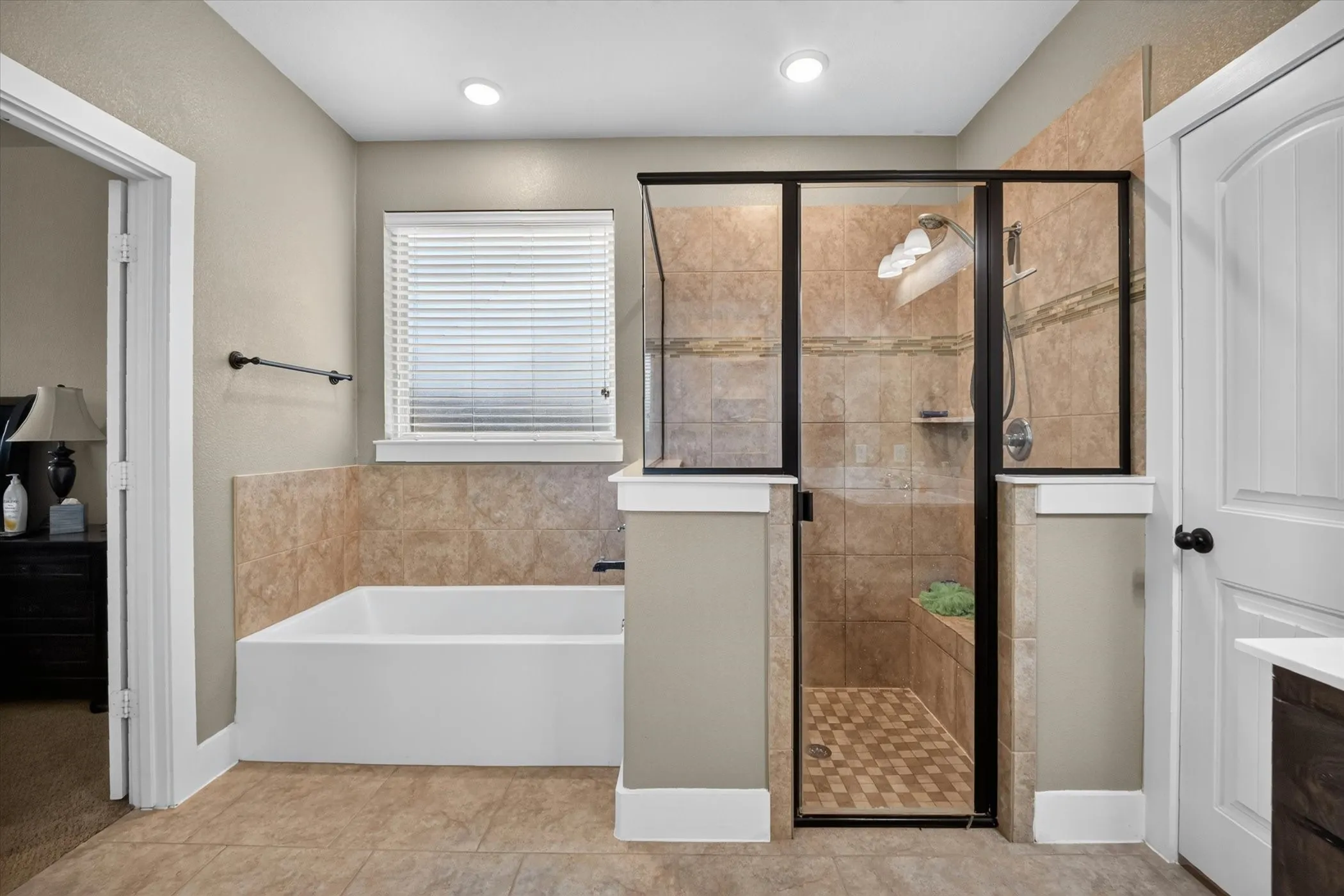 Single Family Residence For Sale in Denton County , 39 S Highland Drive, Sanger, Texas 76266, 4 Bedroom, 3 Bathroom, 3 Garage spaces, 2,849 Sqft, built in 2017, mls#21383104, Real Estate Agent in Sanger, Homes For Sale in Denton county, Homes For Sale in Sanger, Realtor in Sanger Texas, Real Estate Brokerage Independent Realty Texas, Luminita Cordes Realtor
