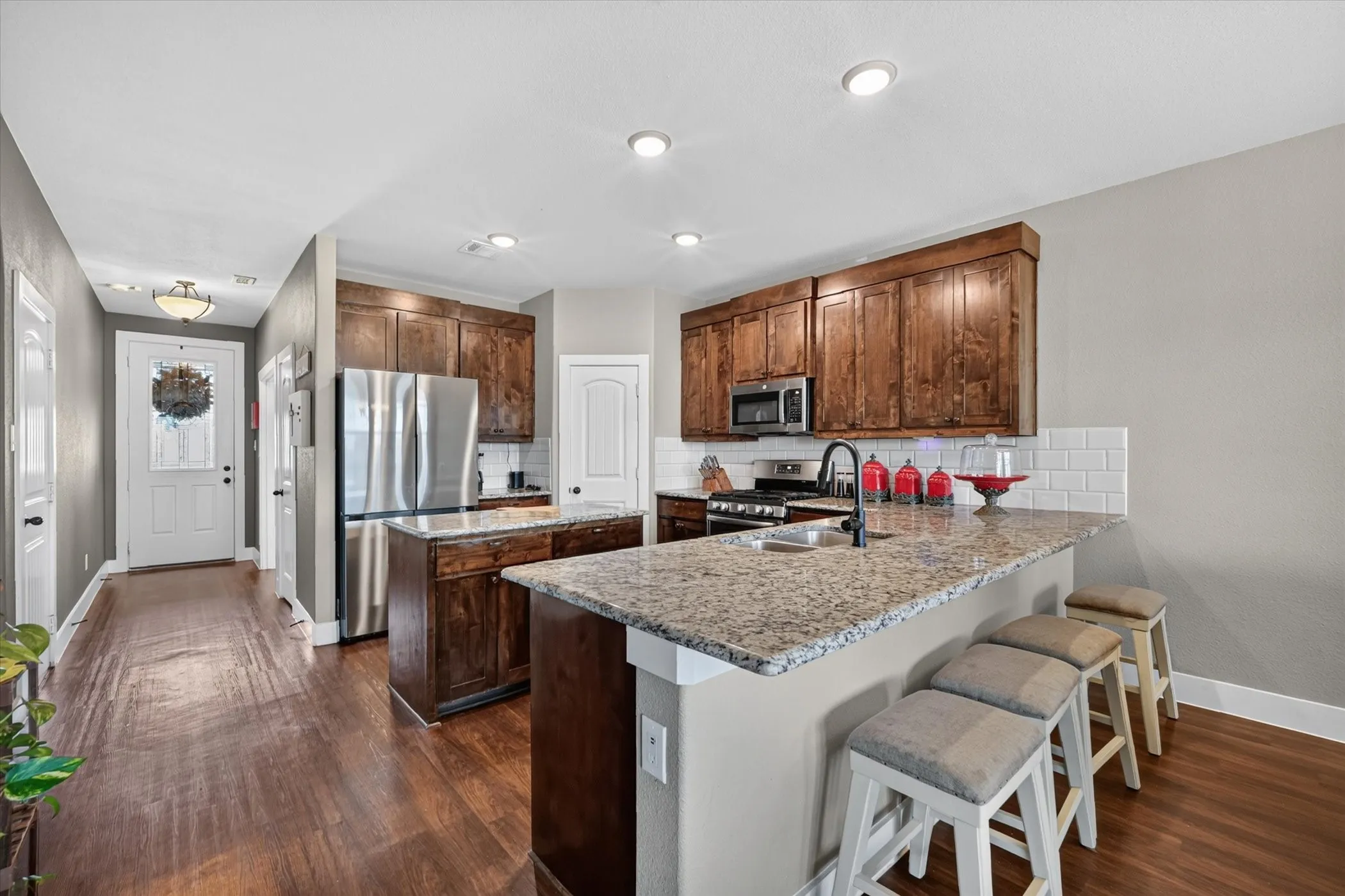 Single Family Residence For Sale in Denton County , 39 S Highland Drive, Sanger, Texas 76266, 4 Bedroom, 3 Bathroom, 3 Garage spaces, 2,849 Sqft, built in 2017, mls#21383104, Real Estate Agent in Sanger, Homes For Sale in Denton county, Homes For Sale in Sanger, Realtor in Sanger Texas, Real Estate Brokerage Independent Realty Texas, Luminita Cordes Realtor