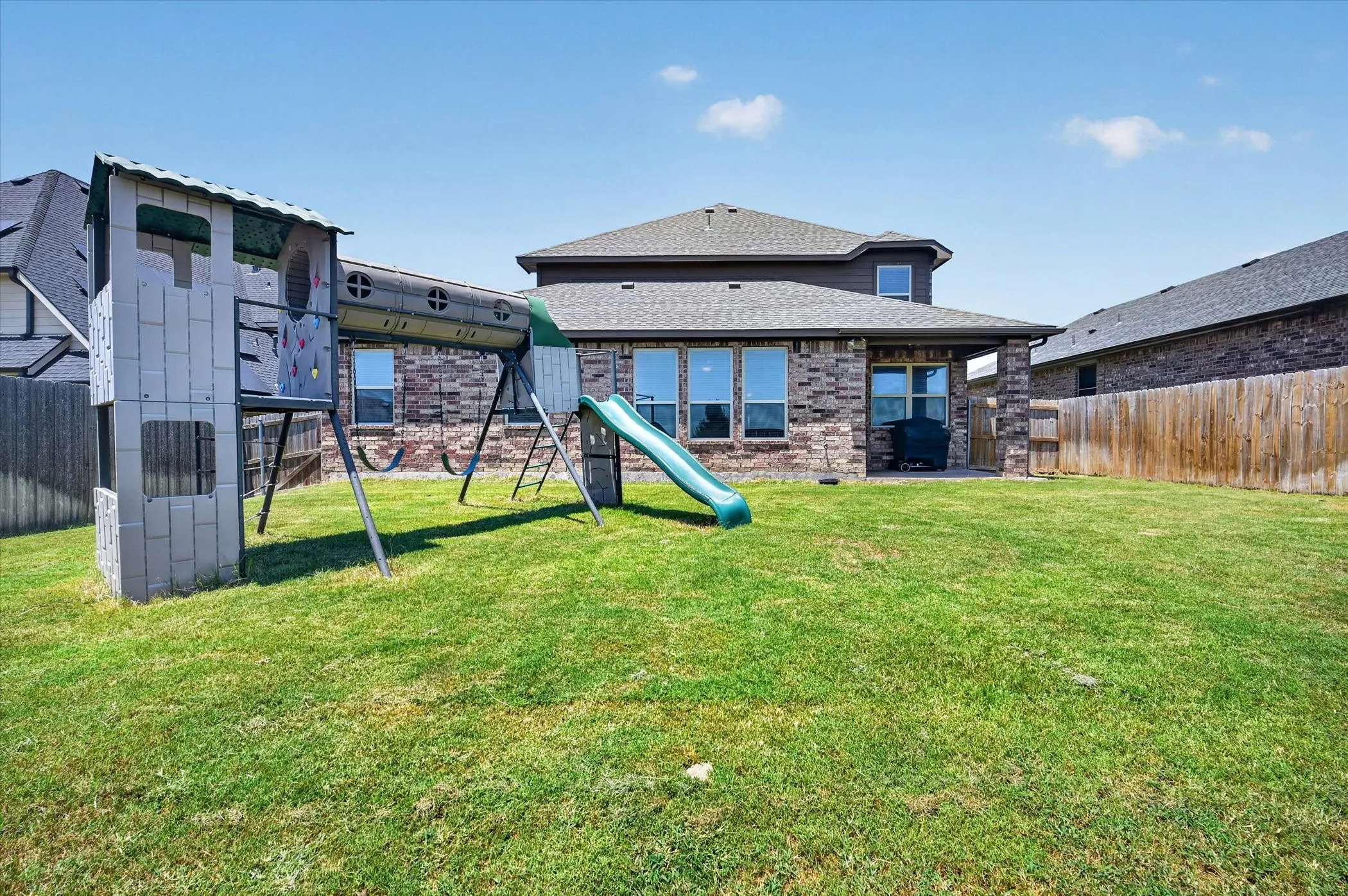 Single Family Residence For Sale in Denton County , 39 S Highland Drive, Sanger, Texas 76266, 4 Bedroom, 3 Bathroom, 3 Garage spaces, 2,849 Sqft, built in 2017, mls#21383104, Real Estate Agent in Sanger, Homes For Sale in Denton county, Homes For Sale in Sanger, Realtor in Sanger Texas, Real Estate Brokerage Independent Realty Texas, Luminita Cordes Realtor