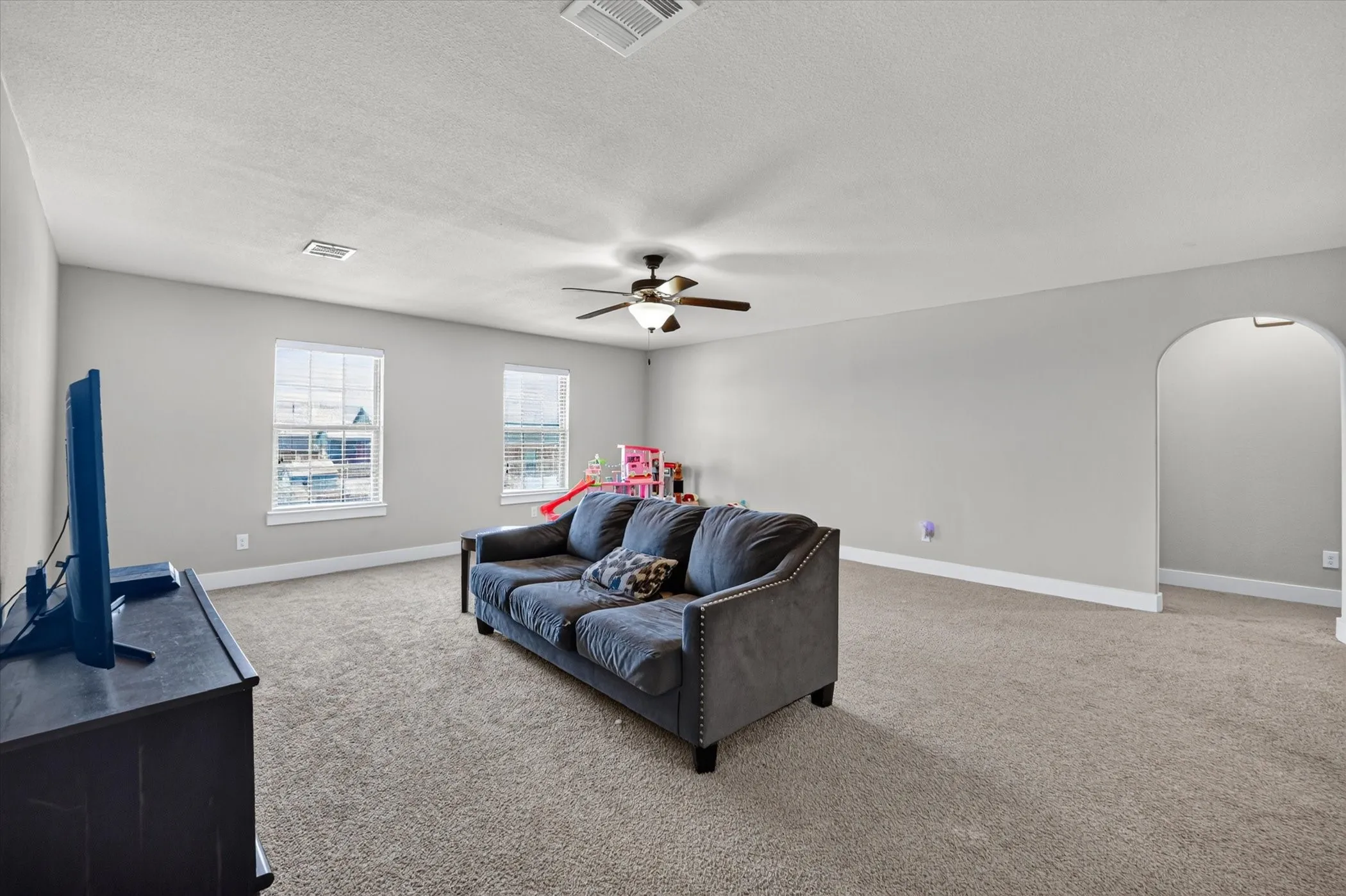 Single Family Residence For Sale in Denton County , 39 S Highland Drive, Sanger, Texas 76266, 4 Bedroom, 3 Bathroom, 3 Garage spaces, 2,849 Sqft, built in 2017, mls#21383104, Real Estate Agent in Sanger, Homes For Sale in Denton county, Homes For Sale in Sanger, Realtor in Sanger Texas, Real Estate Brokerage Independent Realty Texas, Luminita Cordes Realtor