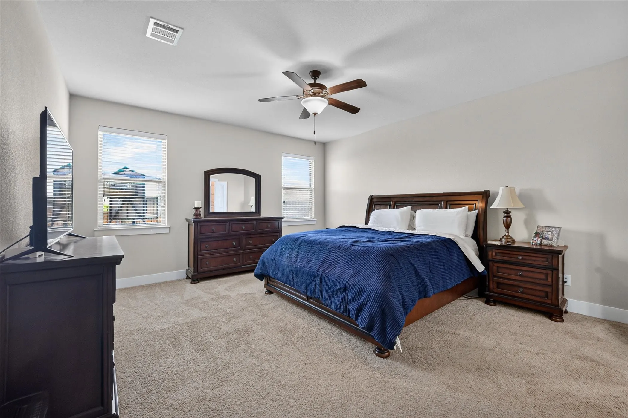 Single Family Residence For Sale in Denton County , 39 S Highland Drive, Sanger, Texas 76266, 4 Bedroom, 3 Bathroom, 3 Garage spaces, 2,849 Sqft, built in 2017, mls#21383104, Real Estate Agent in Sanger, Homes For Sale in Denton county, Homes For Sale in Sanger, Realtor in Sanger Texas, Real Estate Brokerage Independent Realty Texas, Luminita Cordes Realtor