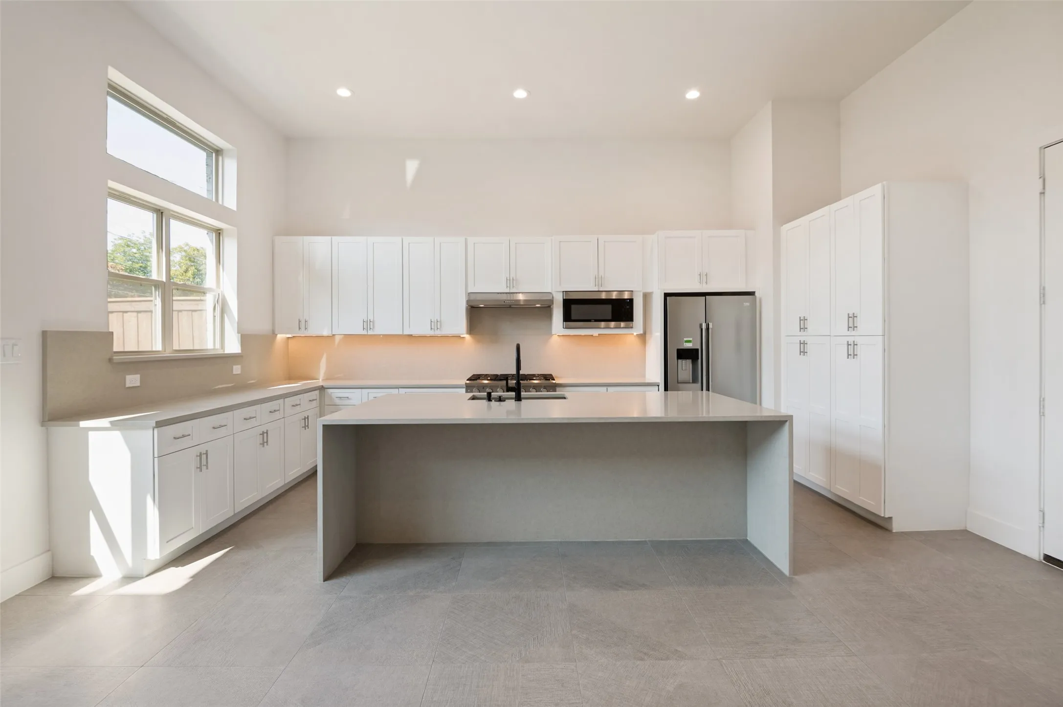 Single Family Residence For Rent in Dallas County , 2654 Mount View Drive, Farmers Branch, Texas 65234, 4 Bedroom, 4 Bathroom, 2 Garage spaces, 2,300 Sqft, built in 2025, mls#21380637, Real Estate Agent in Farmers Branch, Homes For Rent in Dallas county, Homes For Rent in Farmers Branch, Realtor in Farmers Branch Texas, Real Estate Brokerage Independent Realty Texas, Luminita Cordes Realtor