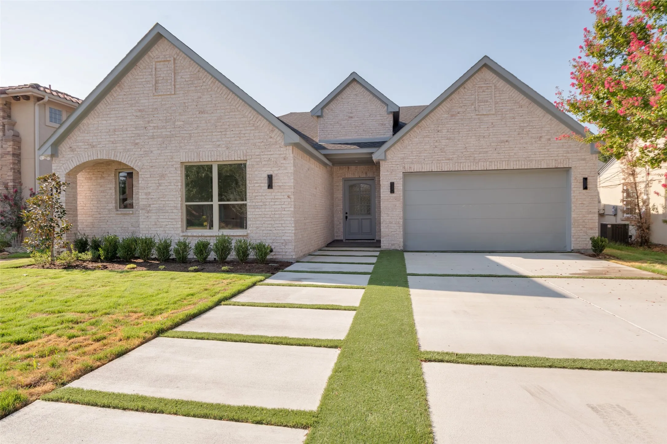 Single Family Residence For Rent in Dallas County , 2654 Mount View Drive, Farmers Branch, Texas 65234, 4 Bedroom, 4 Bathroom, 2 Garage spaces, 2,300 Sqft, built in 2025, mls#21380637, Real Estate Agent in Farmers Branch, Homes For Rent in Dallas county, Homes For Rent in Farmers Branch, Realtor in Farmers Branch Texas, Real Estate Brokerage Independent Realty Texas, Luminita Cordes Realtor