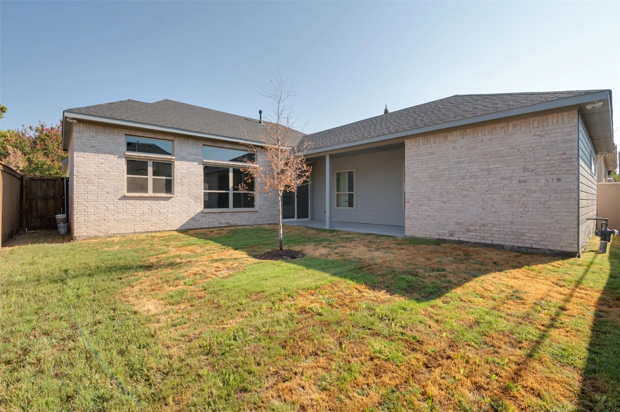 Single Family Residence For Rent in Dallas County , 2654 Mount View Drive, Farmers Branch, Texas 65234, 4 Bedroom, 4 Bathroom, 2 Garage spaces, 2,300 Sqft, built in 2025, mls#21380637, Real Estate Agent in Farmers Branch, Homes For Rent in Dallas county, Homes For Rent in Farmers Branch, Realtor in Farmers Branch Texas, Real Estate Brokerage Independent Realty Texas, Luminita Cordes Realtor