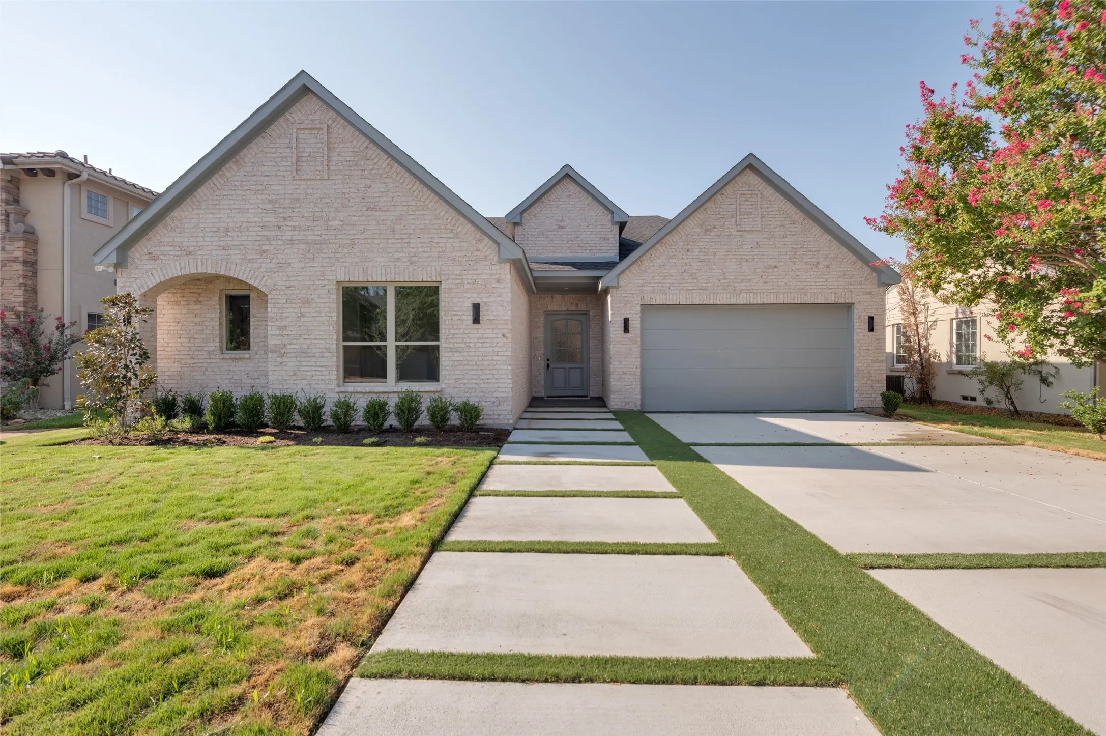 Single Family Residence For Rent in Dallas County , 2654 Mount View Drive, Farmers Branch, Texas 65234, 4 Bedroom, 4 Bathroom, 2 Garage spaces, 2,300 Sqft, built in 2025, mls#21380637, Real Estate Agent in Farmers Branch, Homes For Rent in Dallas county, Homes For Rent in Farmers Branch, Realtor in Farmers Branch Texas, Real Estate Brokerage Independent Realty Texas, Luminita Cordes Realtor