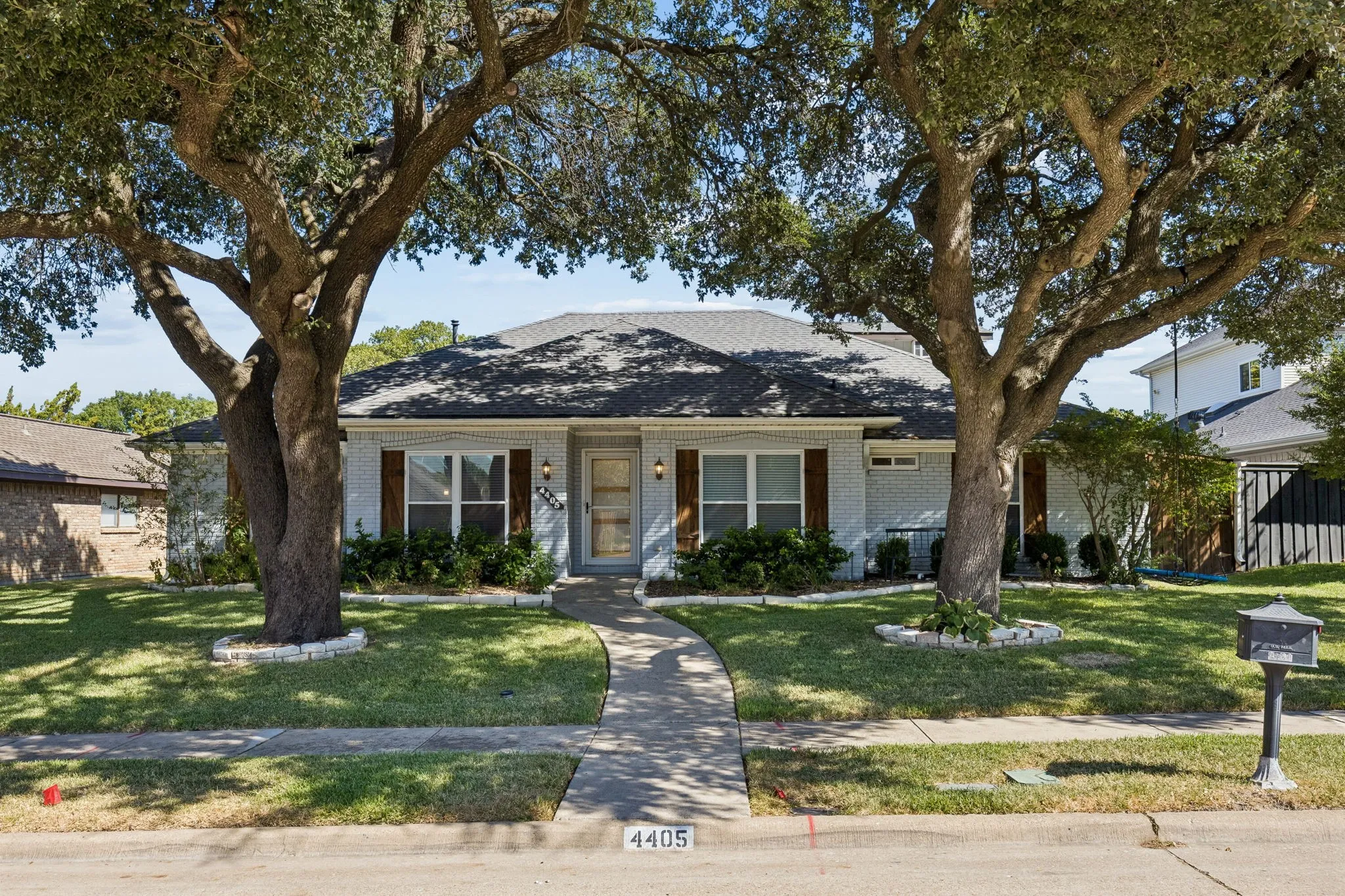 Single Family Residence For Sale in Collin County , 4405 Blystone Lane, Plano, Texas 75093, 4 Bedroom, 2 Bathroom, 2 Garage spaces, 2,579 Sqft, built in 1980, mls#21384053, Real Estate Agent in Plano, Homes For Sale in Collin county, Homes For Sale in Plano, Realtor in Plano Texas, Real Estate Brokerage Independent Realty Texas, Luminita Cordes Realtor