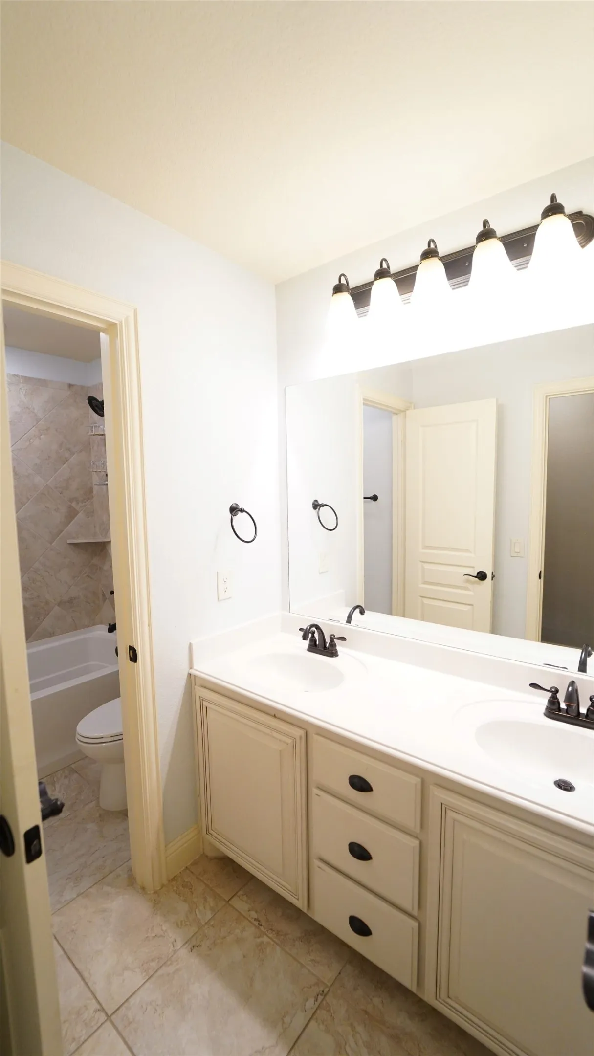 Single Family Residence For Rent in Parker County , 729 Paintbrush Court, Aledo, Texas 76008, 4 Bedroom, 3 Bathroom, 2 Garage spaces, 3,029 Sqft, built in 2016, mls#21384052, Real Estate Agent in Aledo, Homes For Rent in Parker county, Homes For Rent in Aledo, Realtor in Aledo Texas, Real Estate Brokerage Independent Realty Texas, Luminita Cordes Realtor