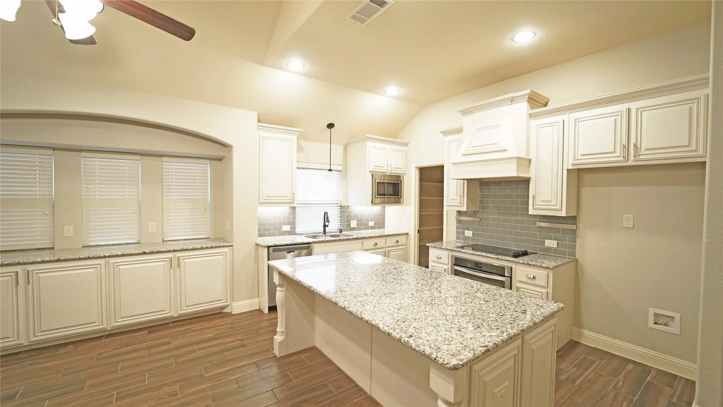 Single Family Residence For Rent in Parker County , 729 Paintbrush Court, Aledo, Texas 76008, 4 Bedroom, 3 Bathroom, 2 Garage spaces, 3,029 Sqft, built in 2016, mls#21384052, Real Estate Agent in Aledo, Homes For Rent in Parker county, Homes For Rent in Aledo, Realtor in Aledo Texas, Real Estate Brokerage Independent Realty Texas, Luminita Cordes Realtor