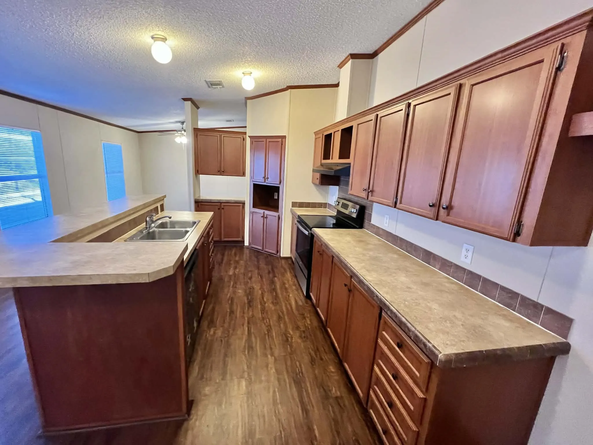 Manufactured Home For Sale in Parker County , 1085 Highland Circle, Springtown, Texas 76082, 4 Bedroom, 2 Bathroom, Garage spaces, 2,280 Sqft, built in 2008, mls#21384061, Real Estate Agent in Springtown, Homes For Sale in Parker county, Homes For Sale in Springtown, Realtor in Springtown Texas, Real Estate Brokerage Independent Realty Texas, Luminita Cordes Realtor