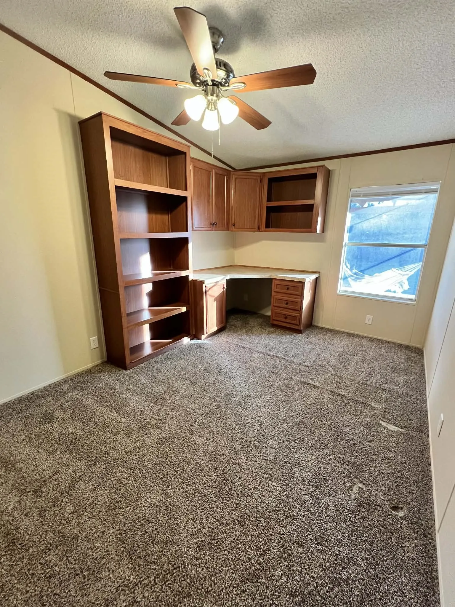 Manufactured Home For Sale in Parker County , 1085 Highland Circle, Springtown, Texas 76082, 4 Bedroom, 2 Bathroom, Garage spaces, 2,280 Sqft, built in 2008, mls#21384061, Real Estate Agent in Springtown, Homes For Sale in Parker county, Homes For Sale in Springtown, Realtor in Springtown Texas, Real Estate Brokerage Independent Realty Texas, Luminita Cordes Realtor
