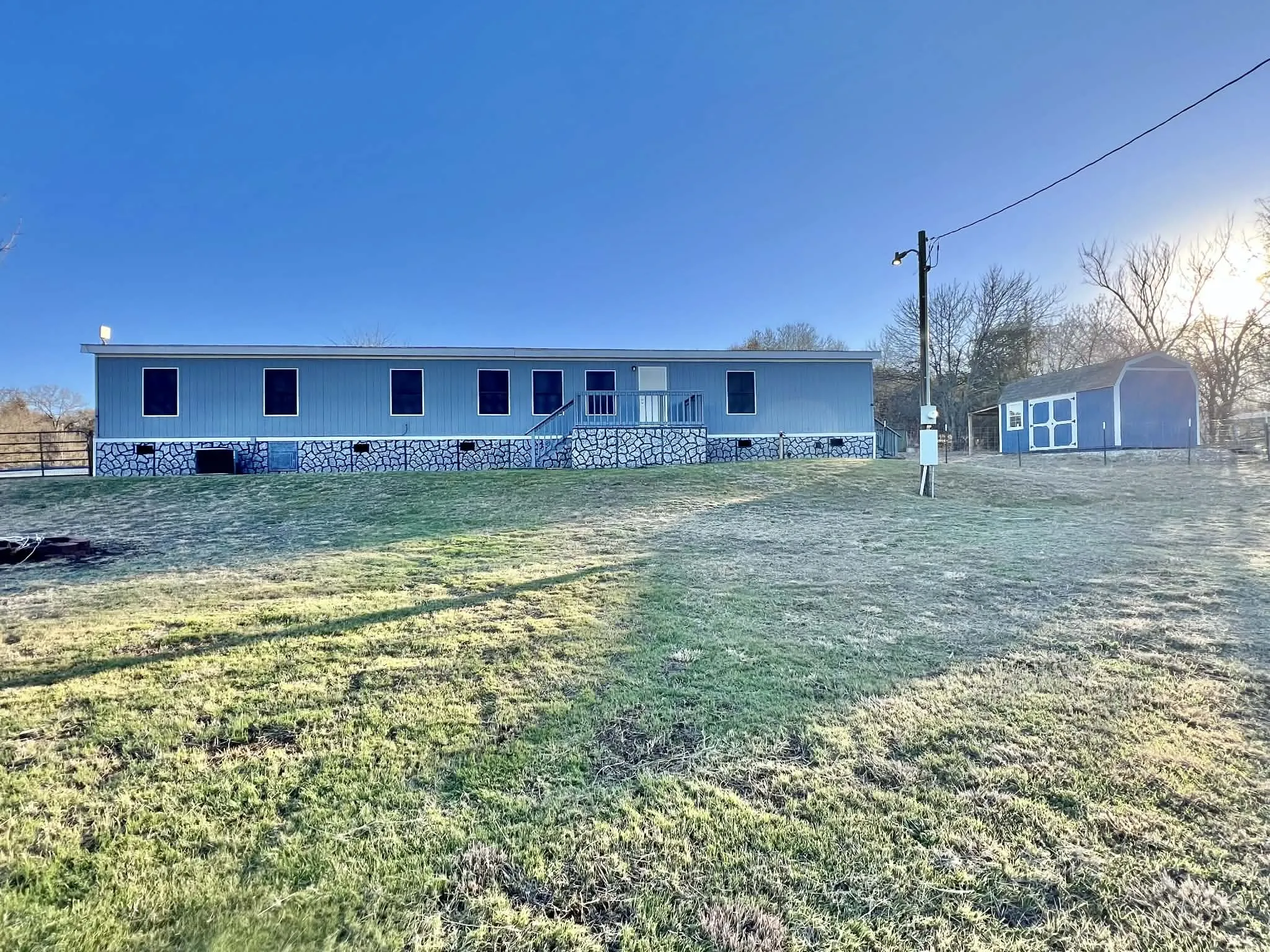 Manufactured Home For Sale in Parker County , 1085 Highland Circle, Springtown, Texas 76082, 4 Bedroom, 2 Bathroom, Garage spaces, 2,280 Sqft, built in 2008, mls#21384061, Real Estate Agent in Springtown, Homes For Sale in Parker county, Homes For Sale in Springtown, Realtor in Springtown Texas, Real Estate Brokerage Independent Realty Texas, Luminita Cordes Realtor